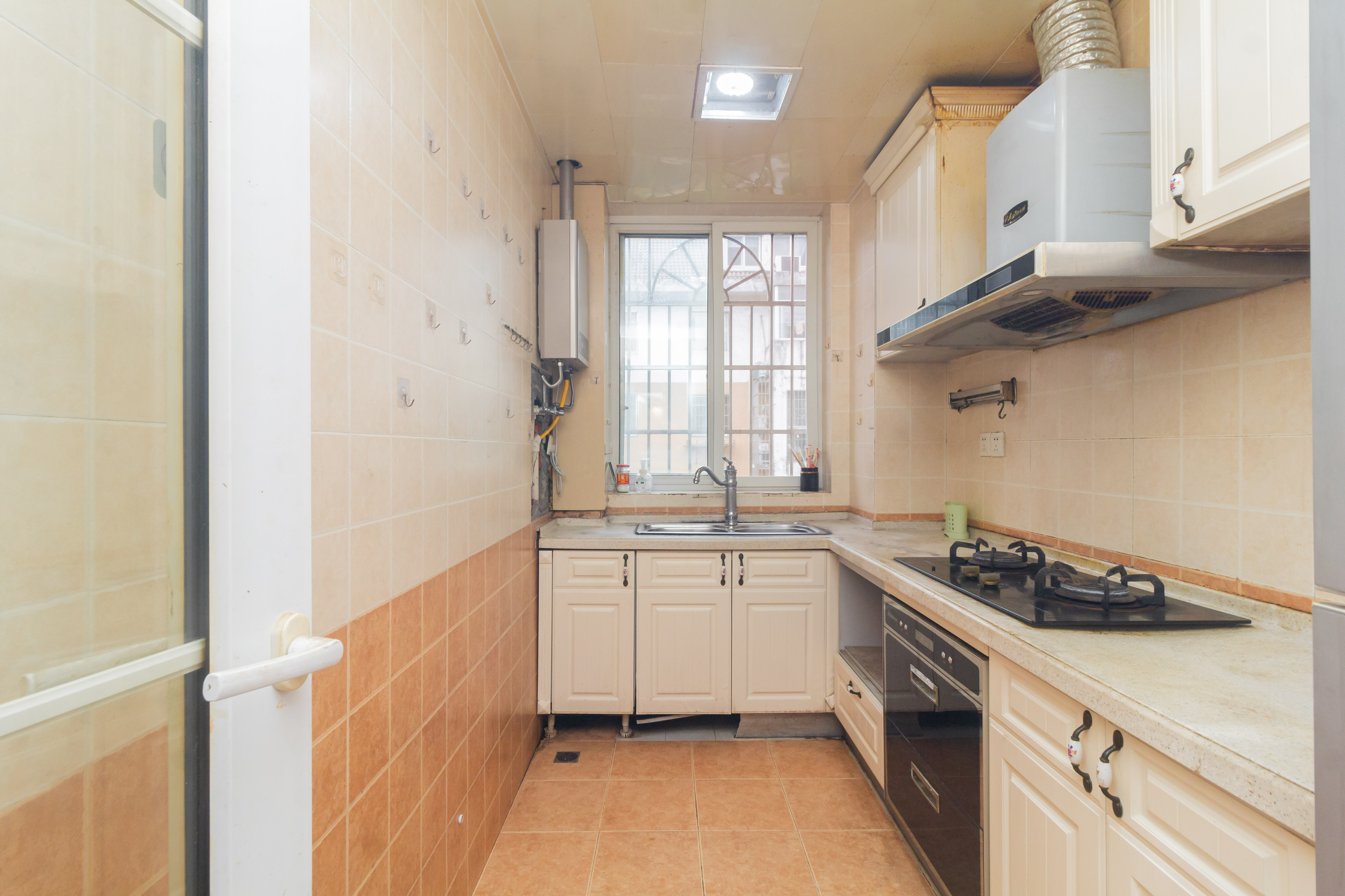 东岸锦城(东方人家)  3室2厅1卫    40.0万 东岸锦城(东方人家)  3室2厅1卫    40.0万厨房