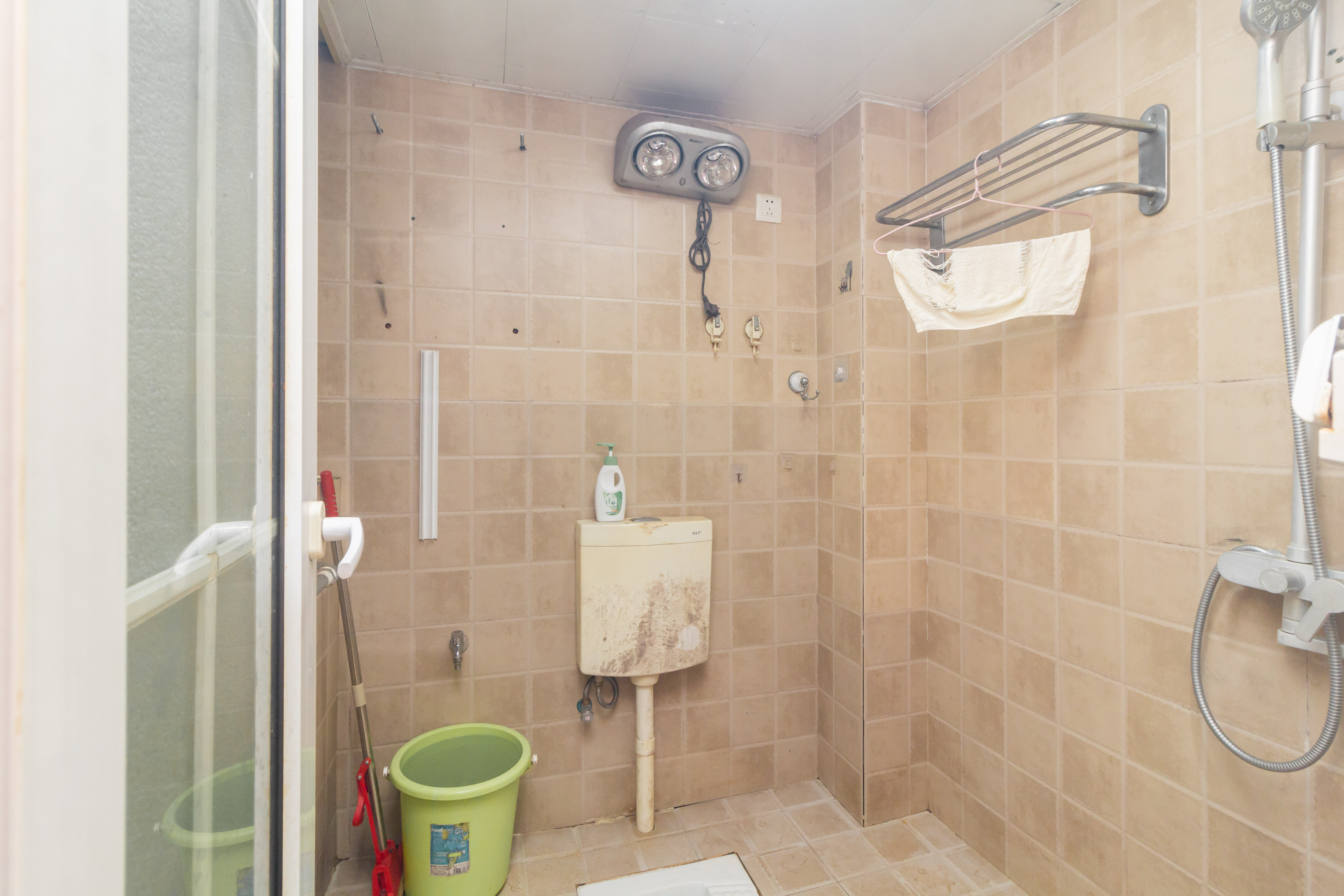 东岸锦城(东方人家)  3室2厅1卫    40.0万 东岸锦城(东方人家)  3室2厅1卫    40.0万卫生间