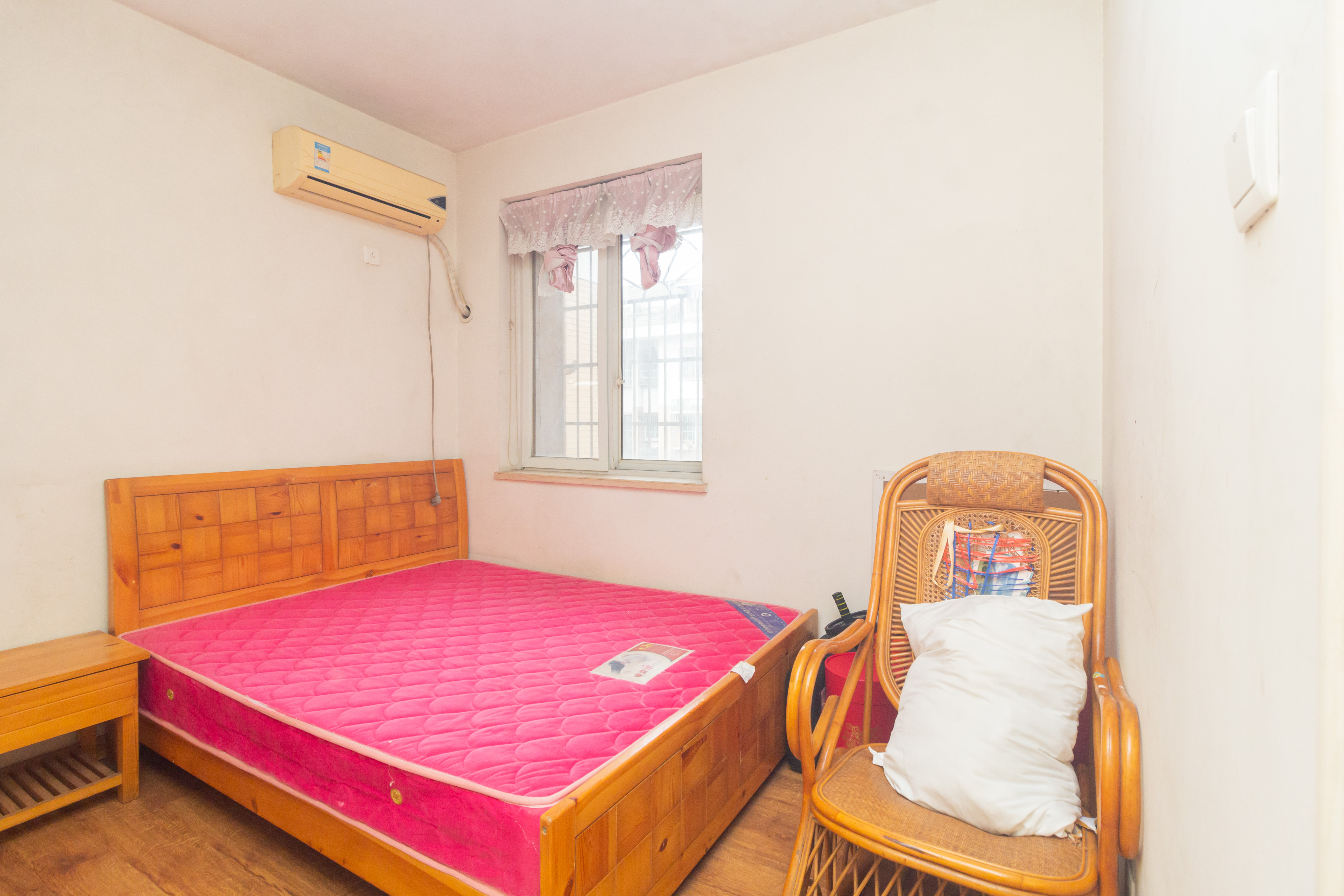 东岸锦城(东方人家)  3室2厅1卫    40.0万 东岸锦城(东方人家)  3室2厅1卫    40.0万卧室