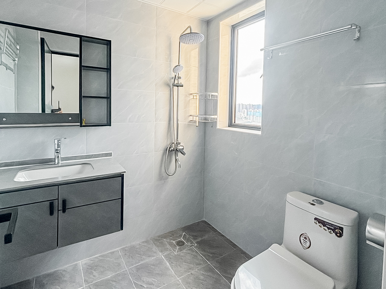 中国铁建国际城一期  3室2厅1卫    58.0万 中国铁建国际城一期  3室2厅1卫    58.0万卫生间