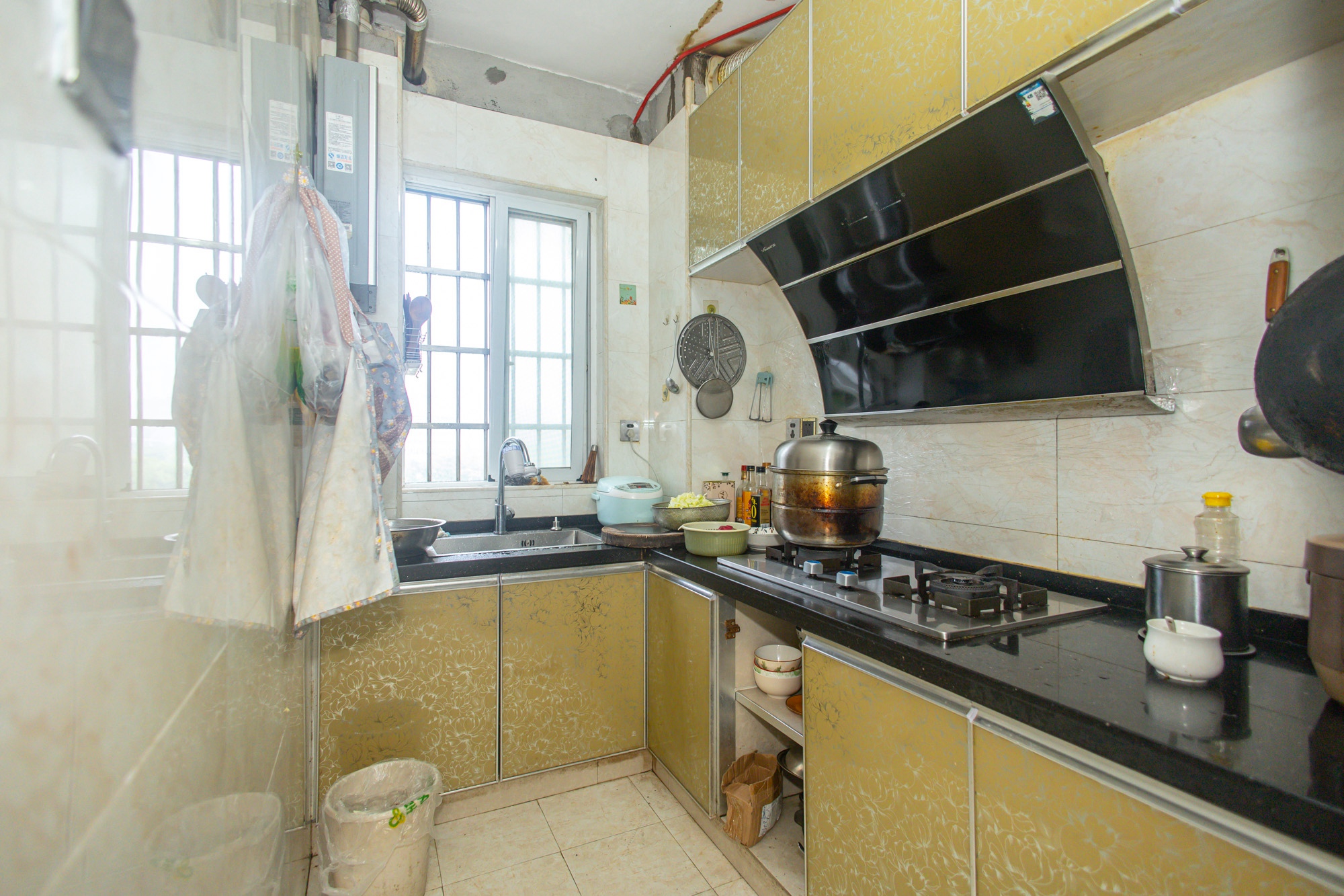 香槟小镇(香槟花苑) 3室2厅1卫 46.8万 香槟小镇(香槟花苑) 3室2厅1卫 46.8万厨房