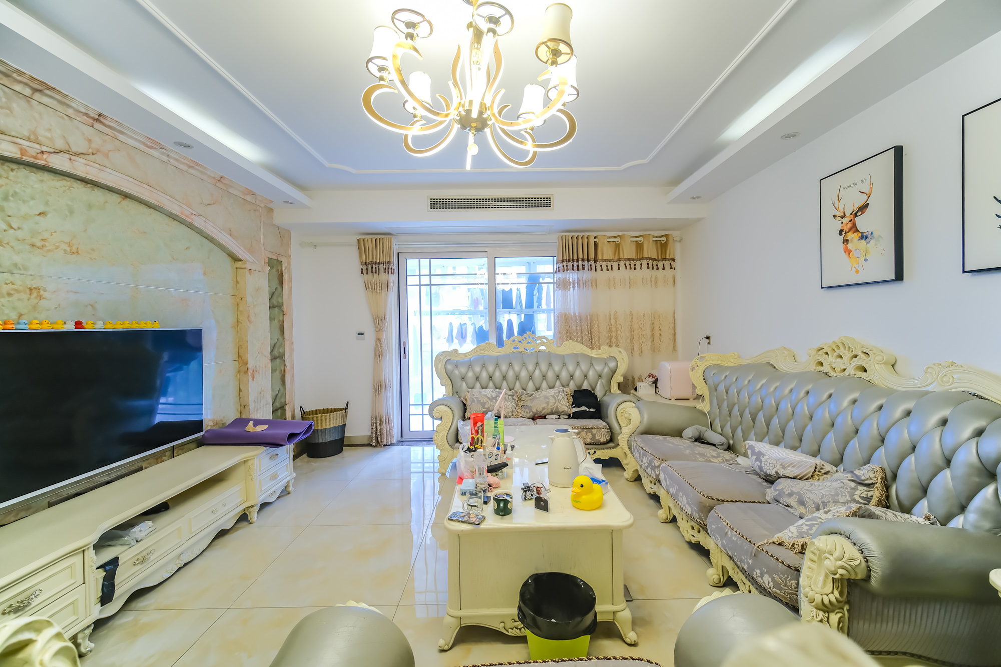 世景华庭 3室2厅2卫 86.8万 世景华庭 3室2厅2卫 86.8万客厅