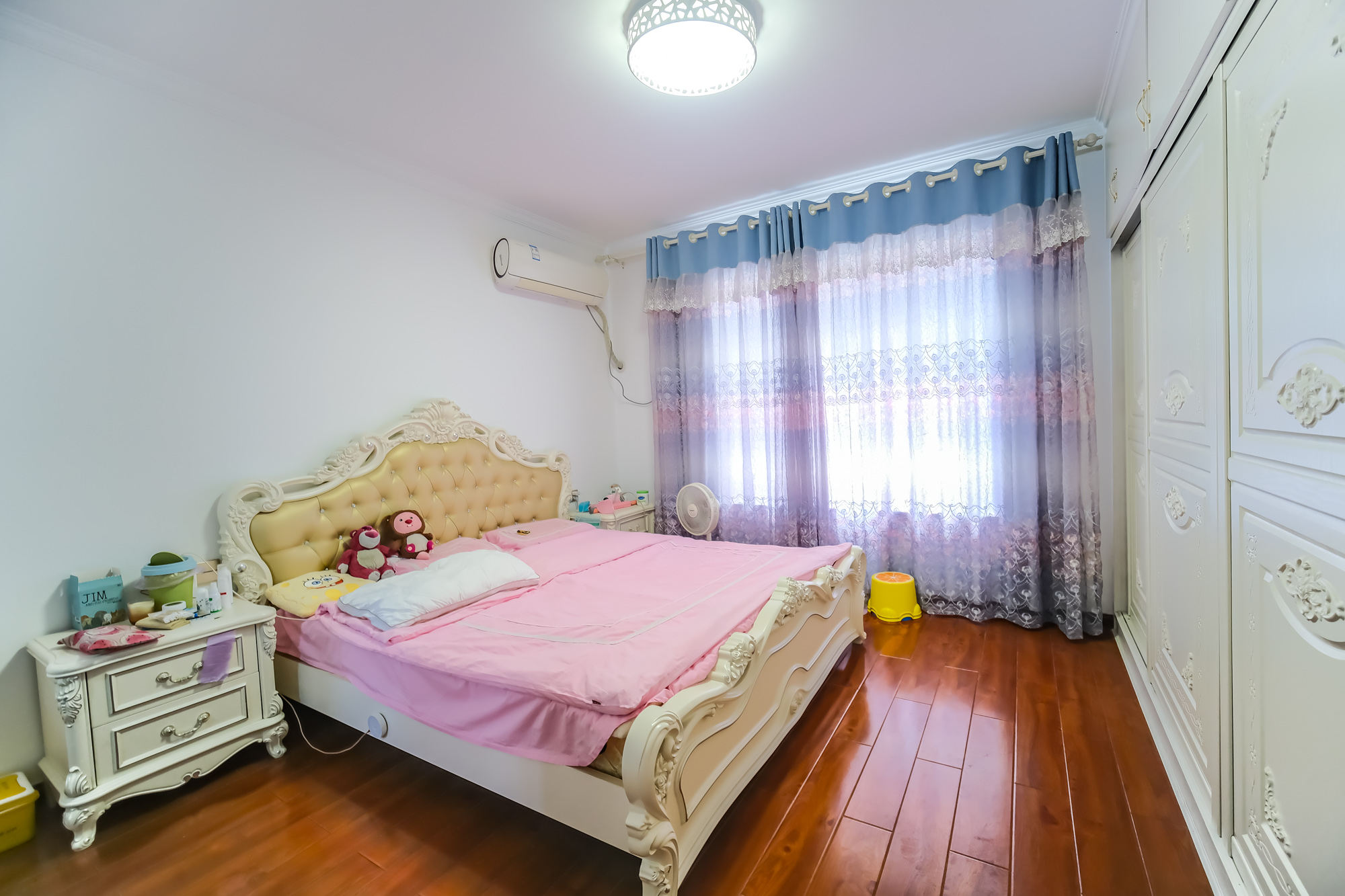 世景华庭 3室2厅2卫 86.8万 世景华庭 3室2厅2卫 86.8万卧室