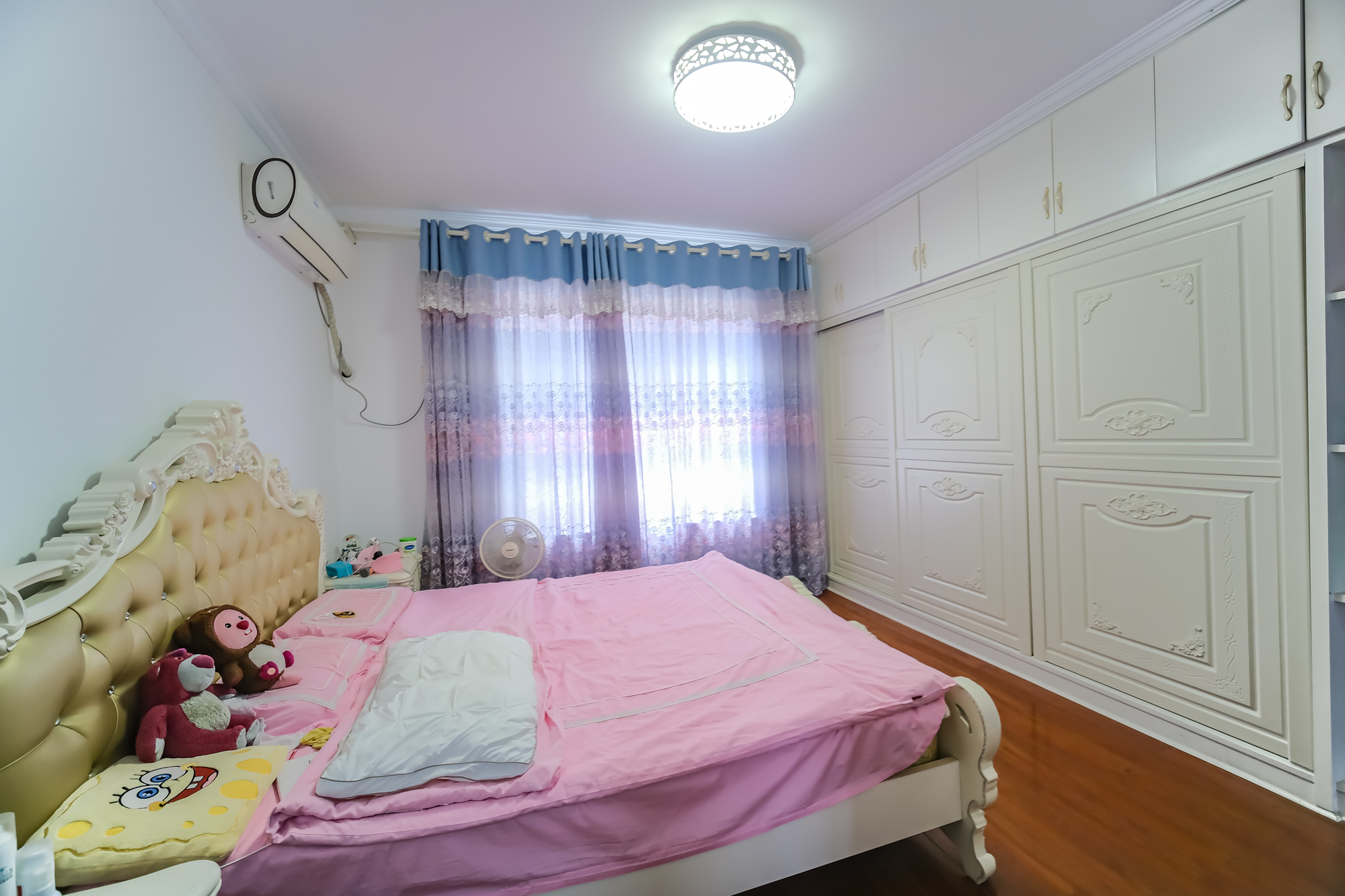 世景华庭 3室2厅2卫 86.8万 世景华庭 3室2厅2卫 86.8万卧室