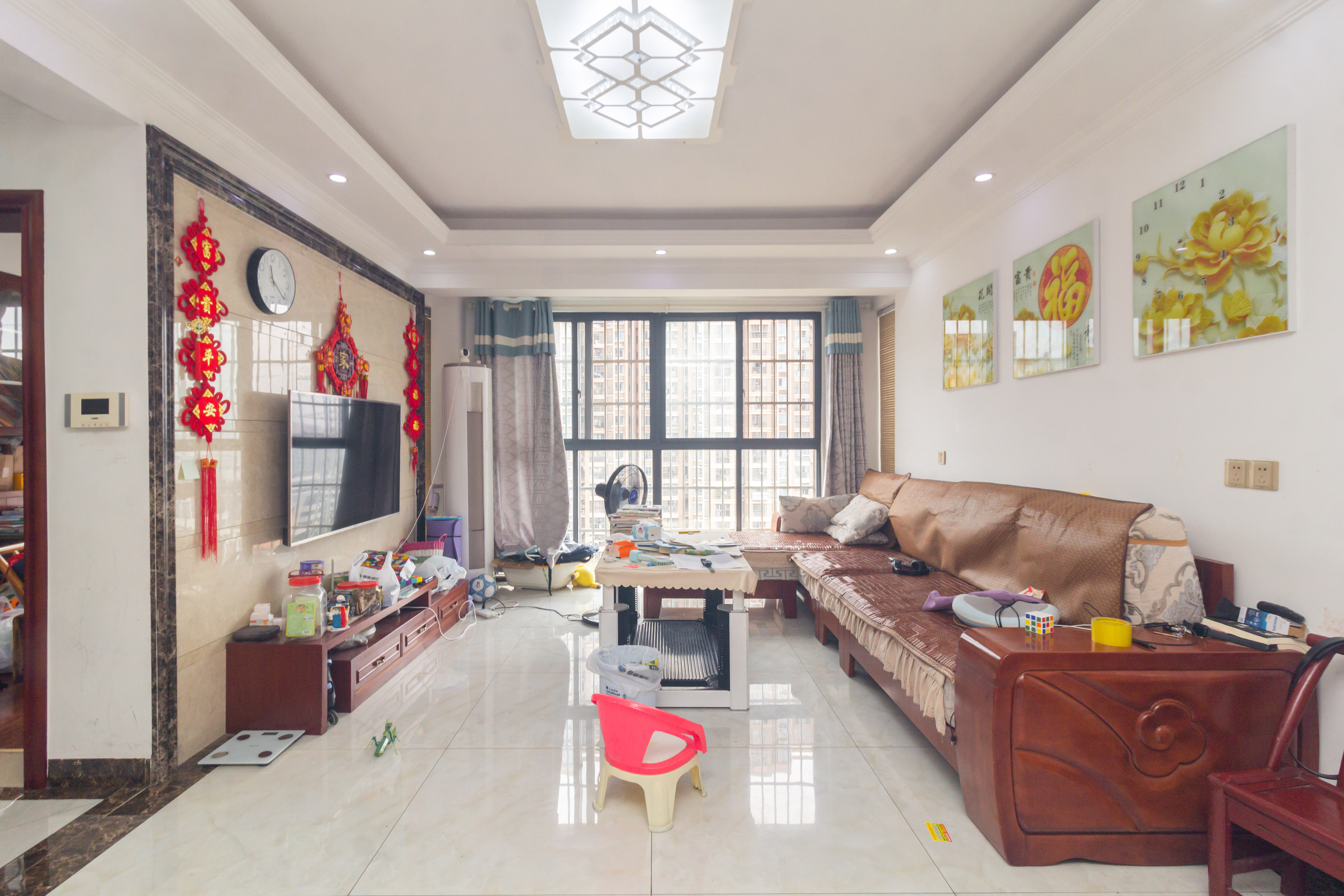 中欣楚天雅郡 4室2厅2卫 72.8万 中欣楚天雅郡 4室2厅2卫 72.8万客厅