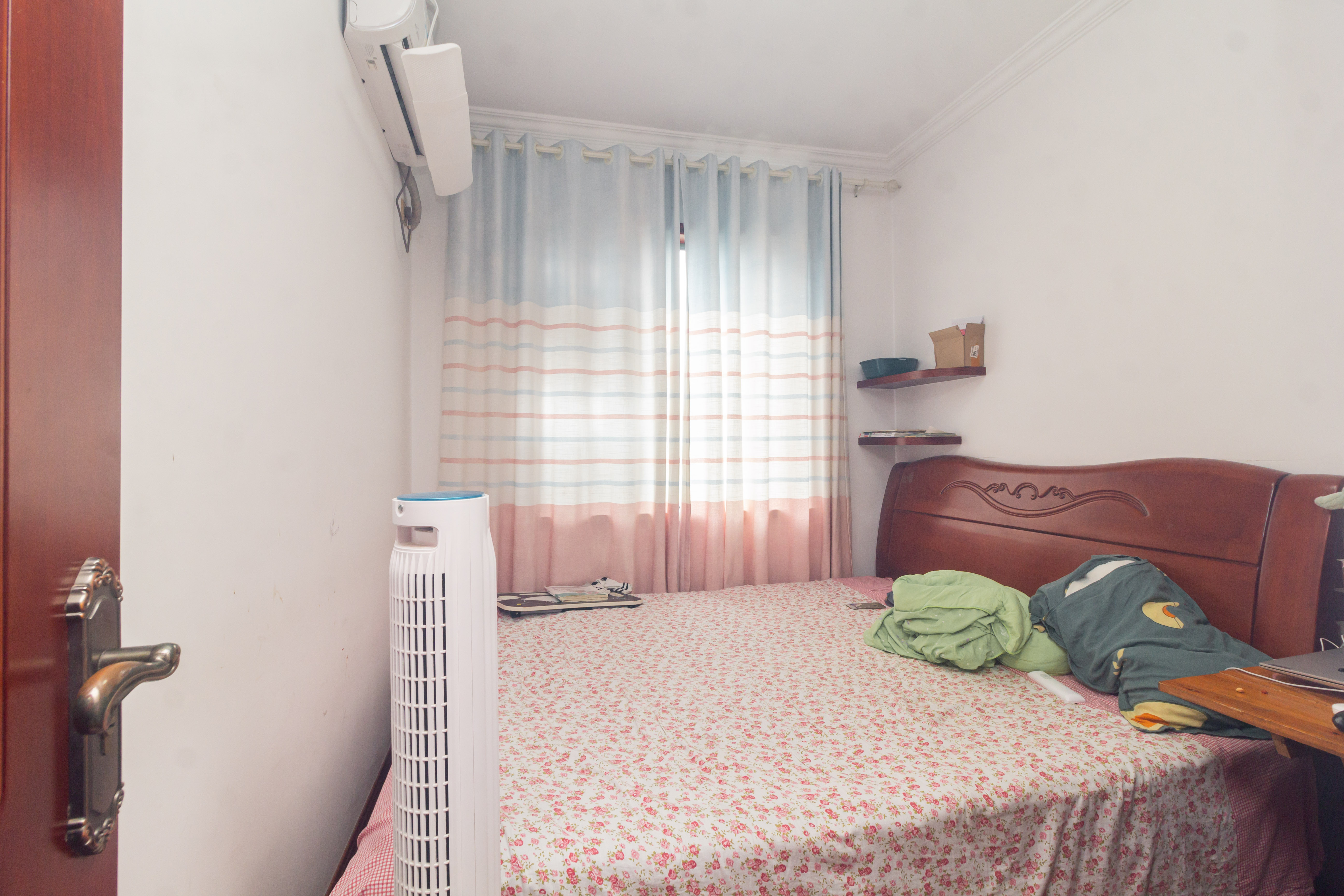 中欣楚天雅郡 4室2厅2卫 72.8万 中欣楚天雅郡 4室2厅2卫 72.8万卧室