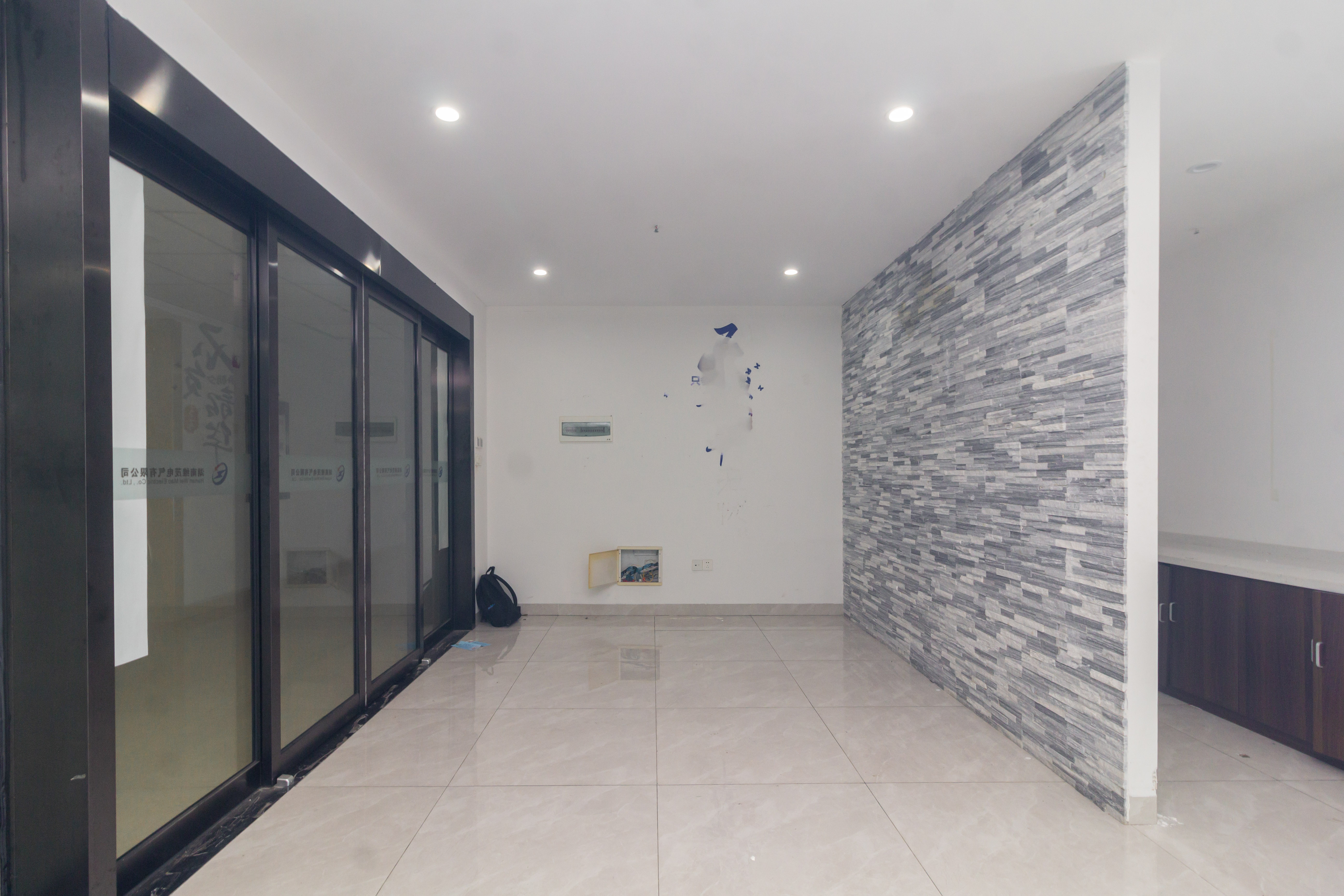 中部智谷产业园  1室1厅1卫    149.8万 中部智谷产业园  1室1厅1卫    149.8万客厅