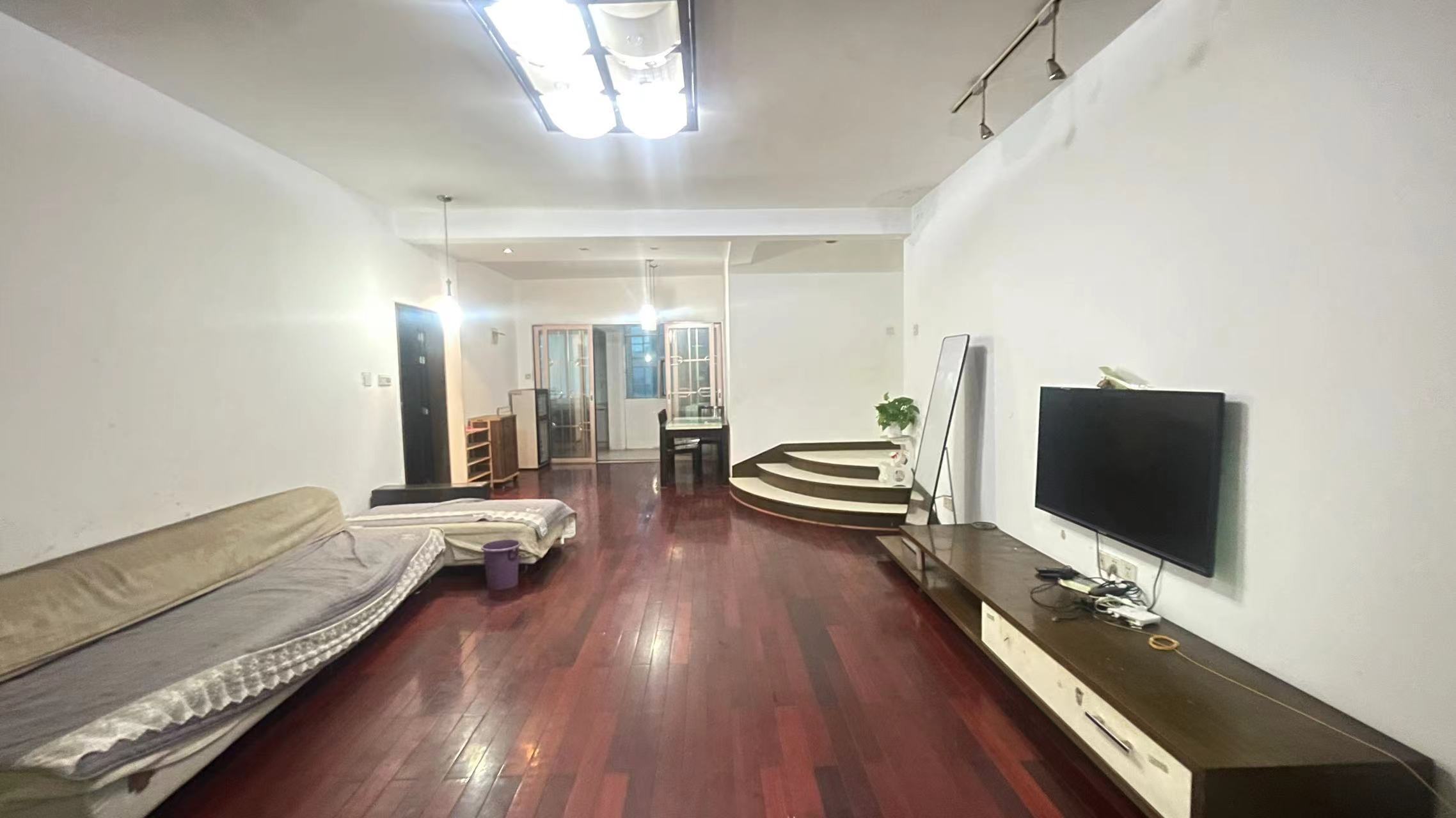 四季花园  3室1厅1卫    65.0万 四季花园  3室1厅1卫    65.0万室内图