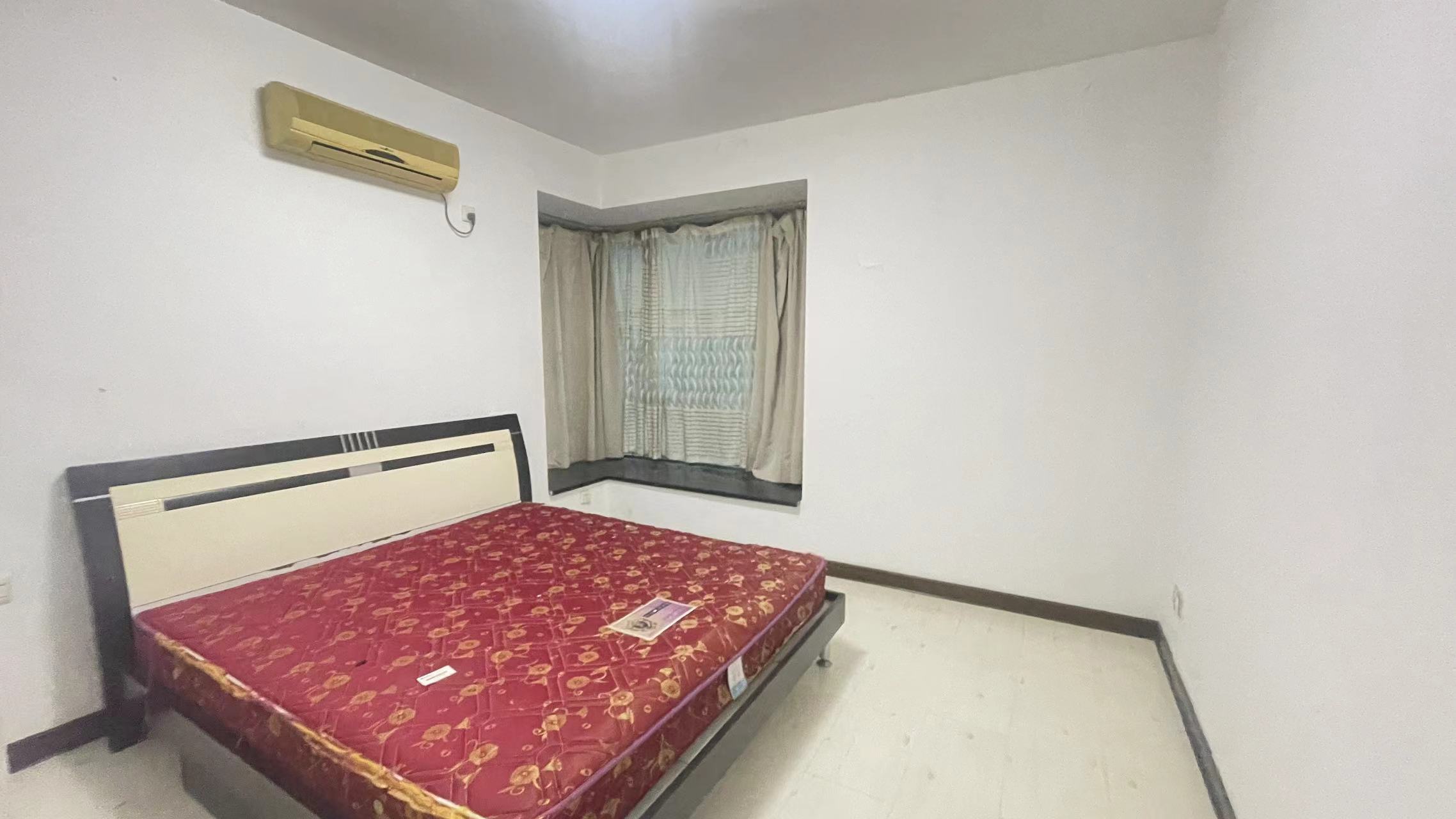 四季花园  3室1厅1卫    65.0万 四季花园  3室1厅1卫    65.0万室内图