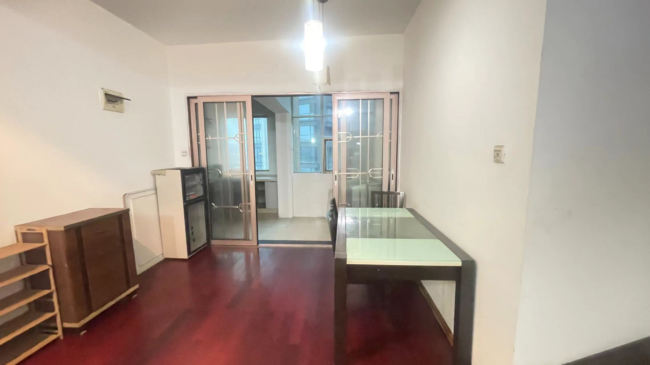 四季花园  3室1厅1卫    65.0万 四季花园  3室1厅1卫    65.0万室内图