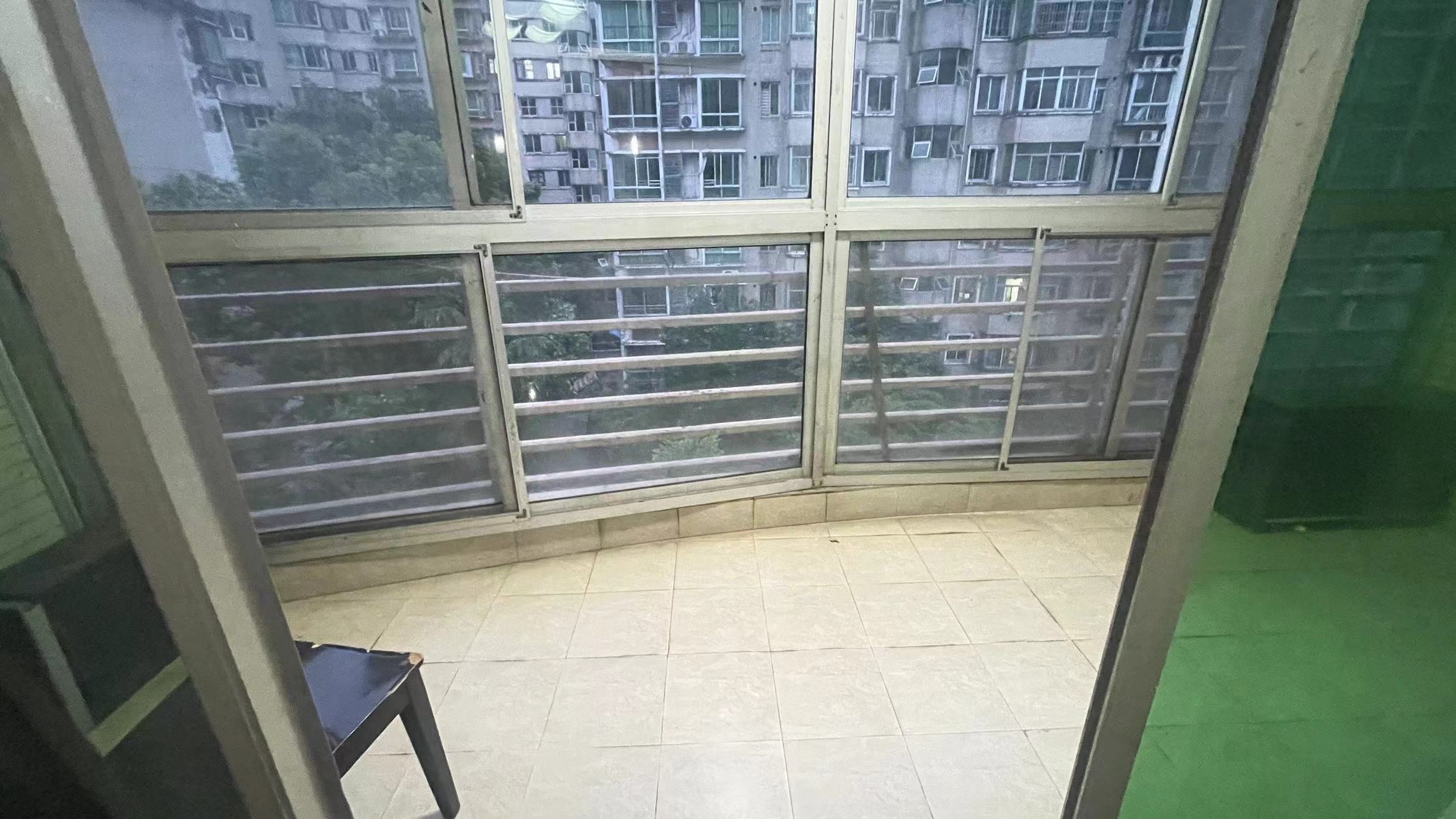 四季花园  3室1厅1卫    65.0万 四季花园  3室1厅1卫    65.0万室内图