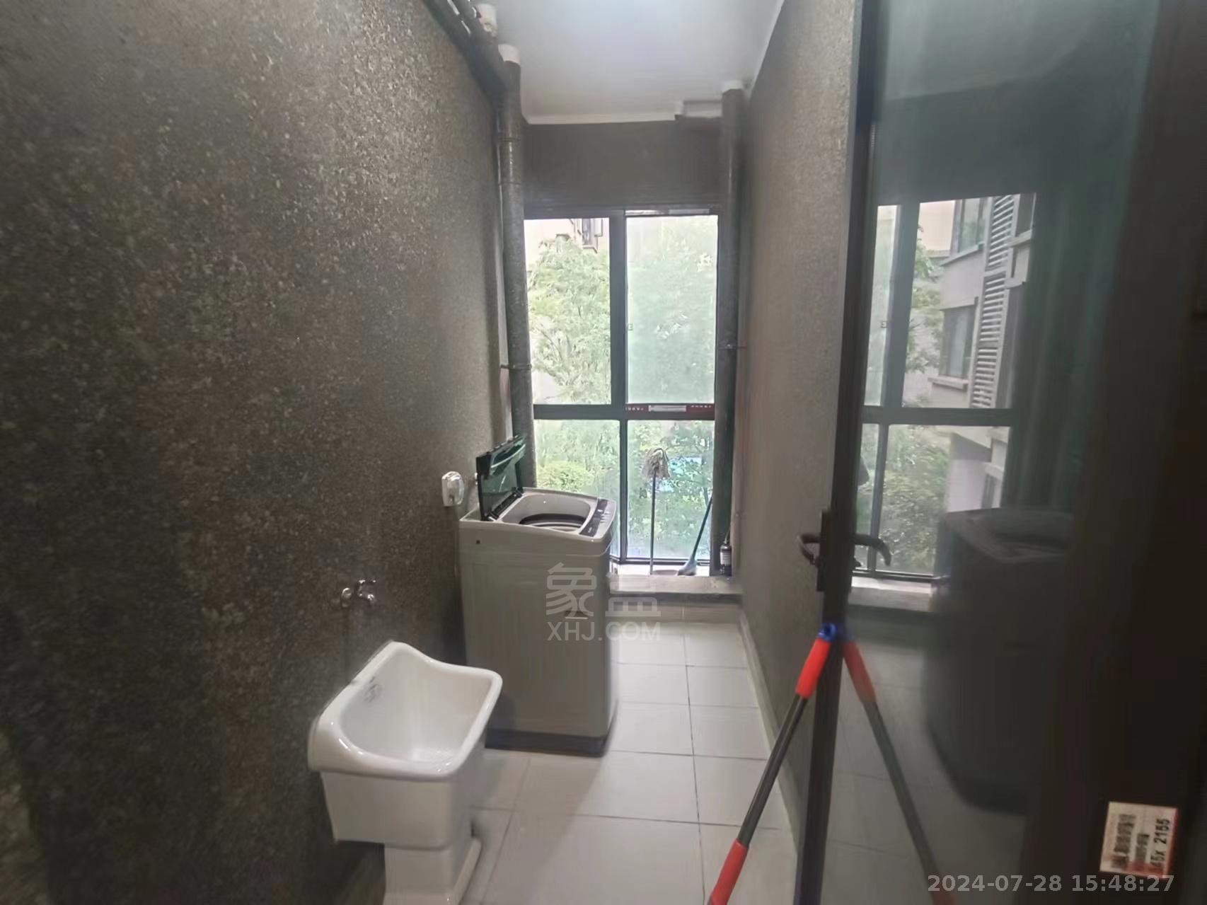 美的翰城  3室2厅2卫   2200.00元/月室内图