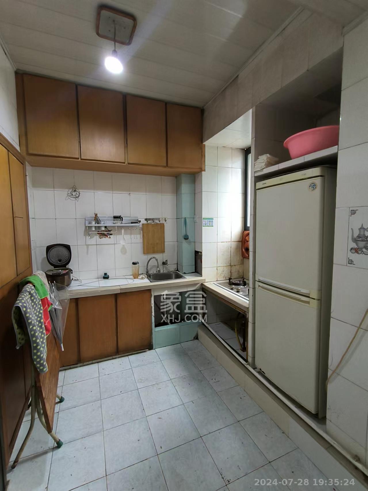 芙蓉楼  2室1厅1卫    2100.0元/月室内图