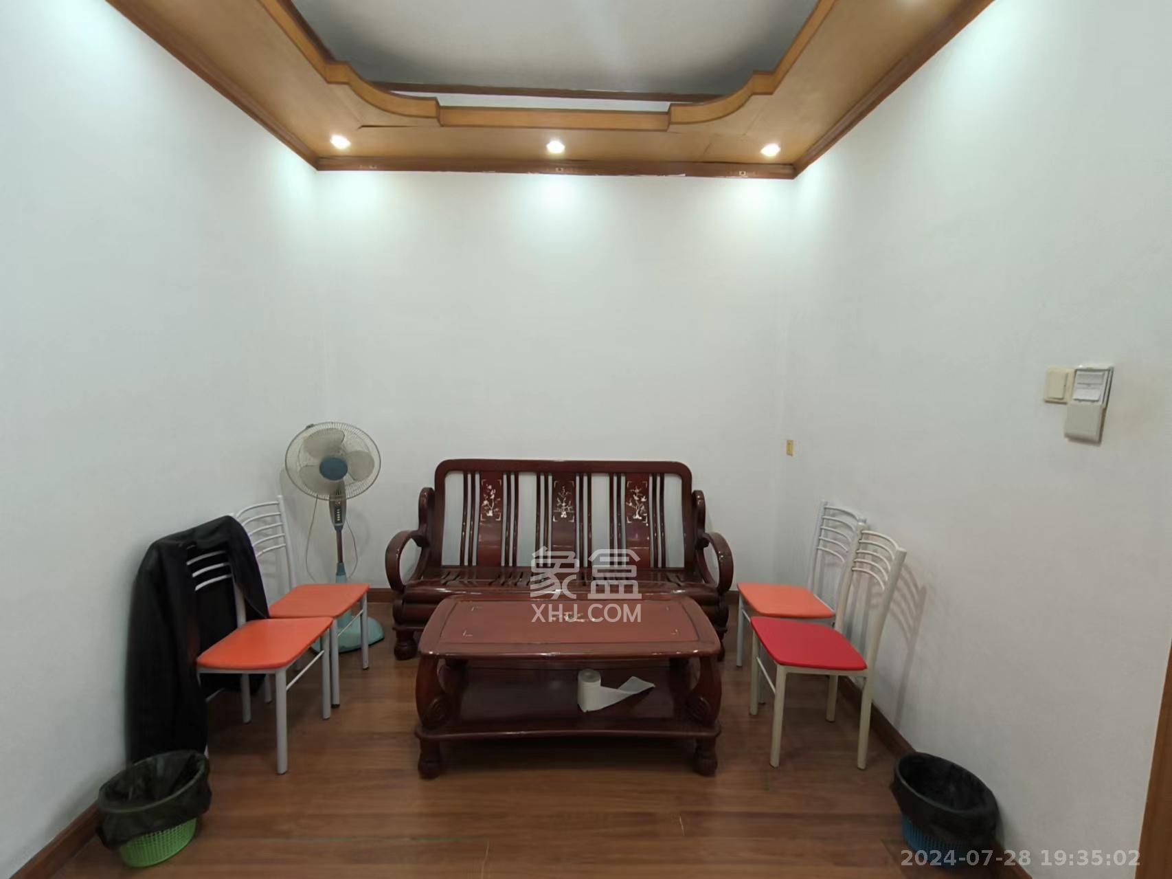 芙蓉楼  2室1厅1卫    2100.0元/月室内图1