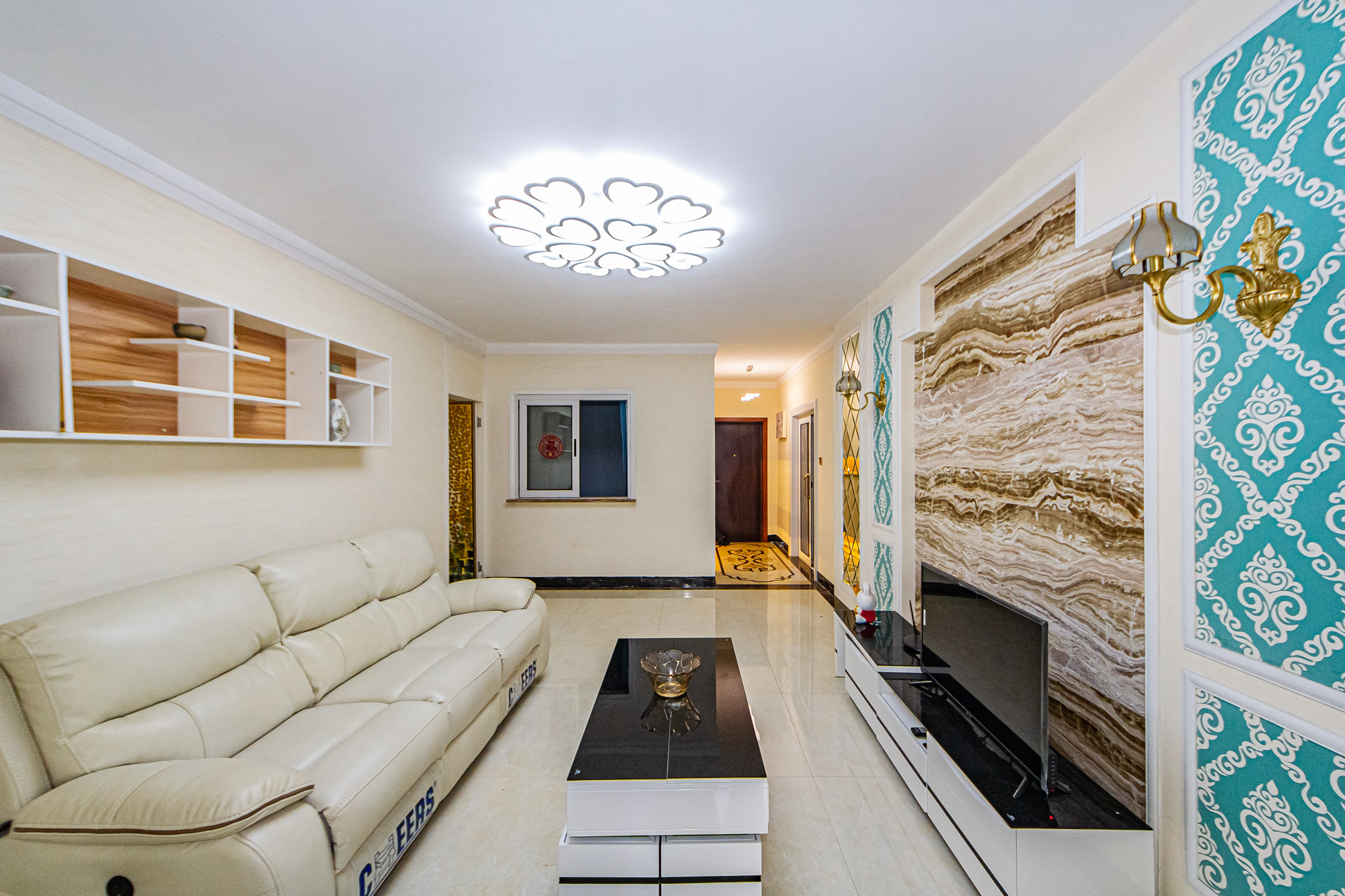 北辰三角洲E5区 3室2厅1卫 132.0万 北辰三角洲E5区 3室2厅1卫 132.0万客厅