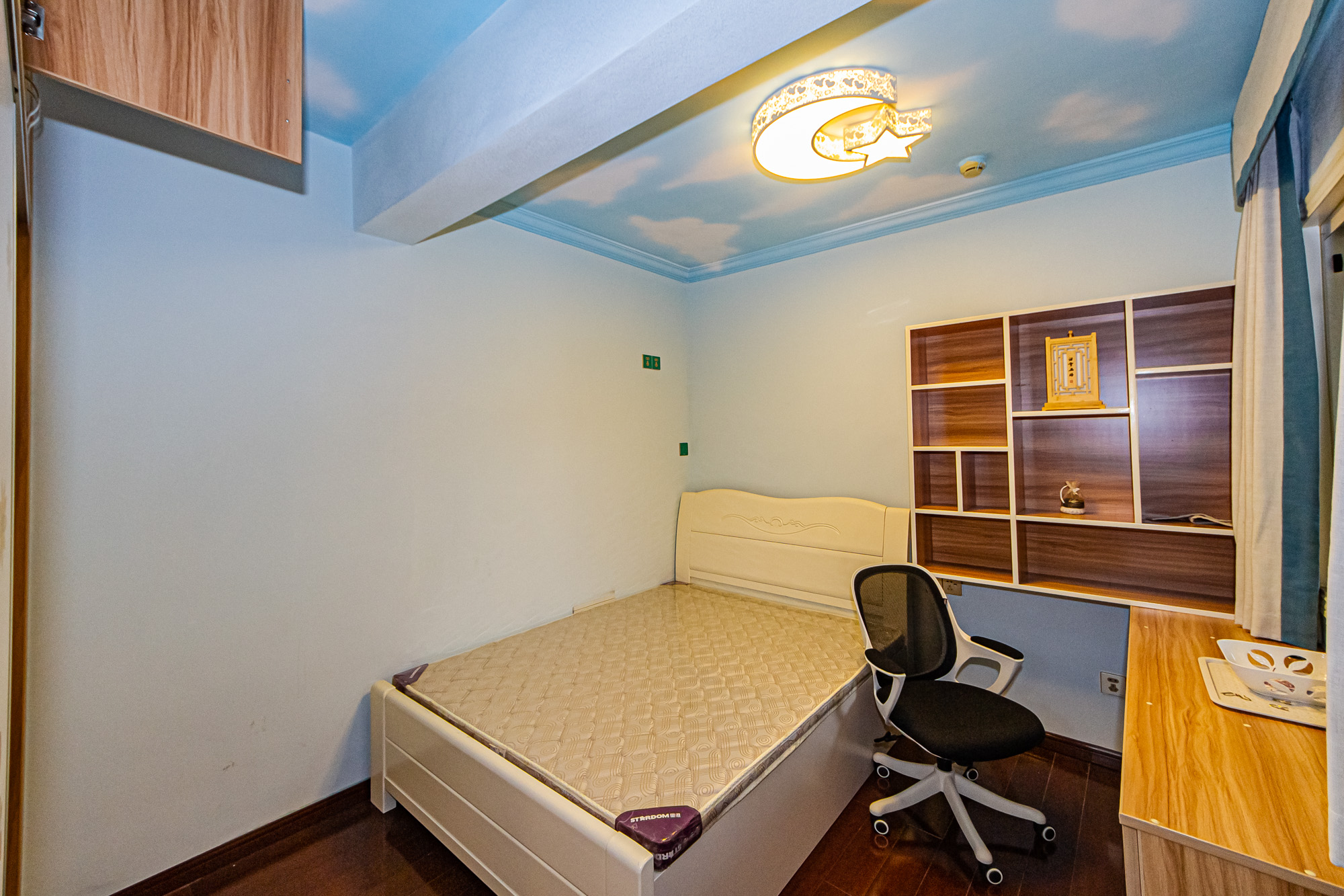 北辰三角洲E5区 3室2厅1卫 132.0万 北辰三角洲E5区 3室2厅1卫 132.0万卧室