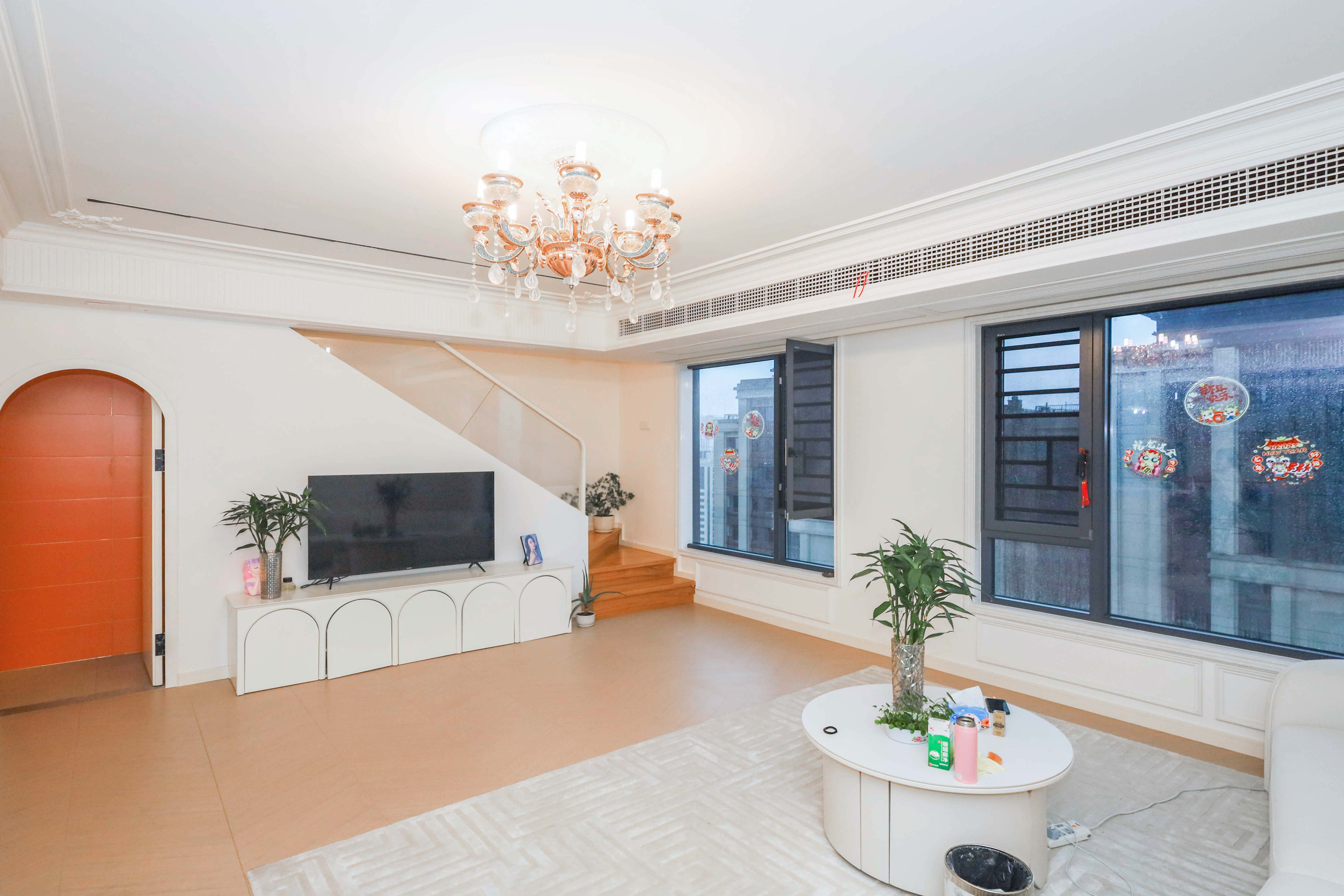 建发央著  3室2厅2卫   254.00万客厅