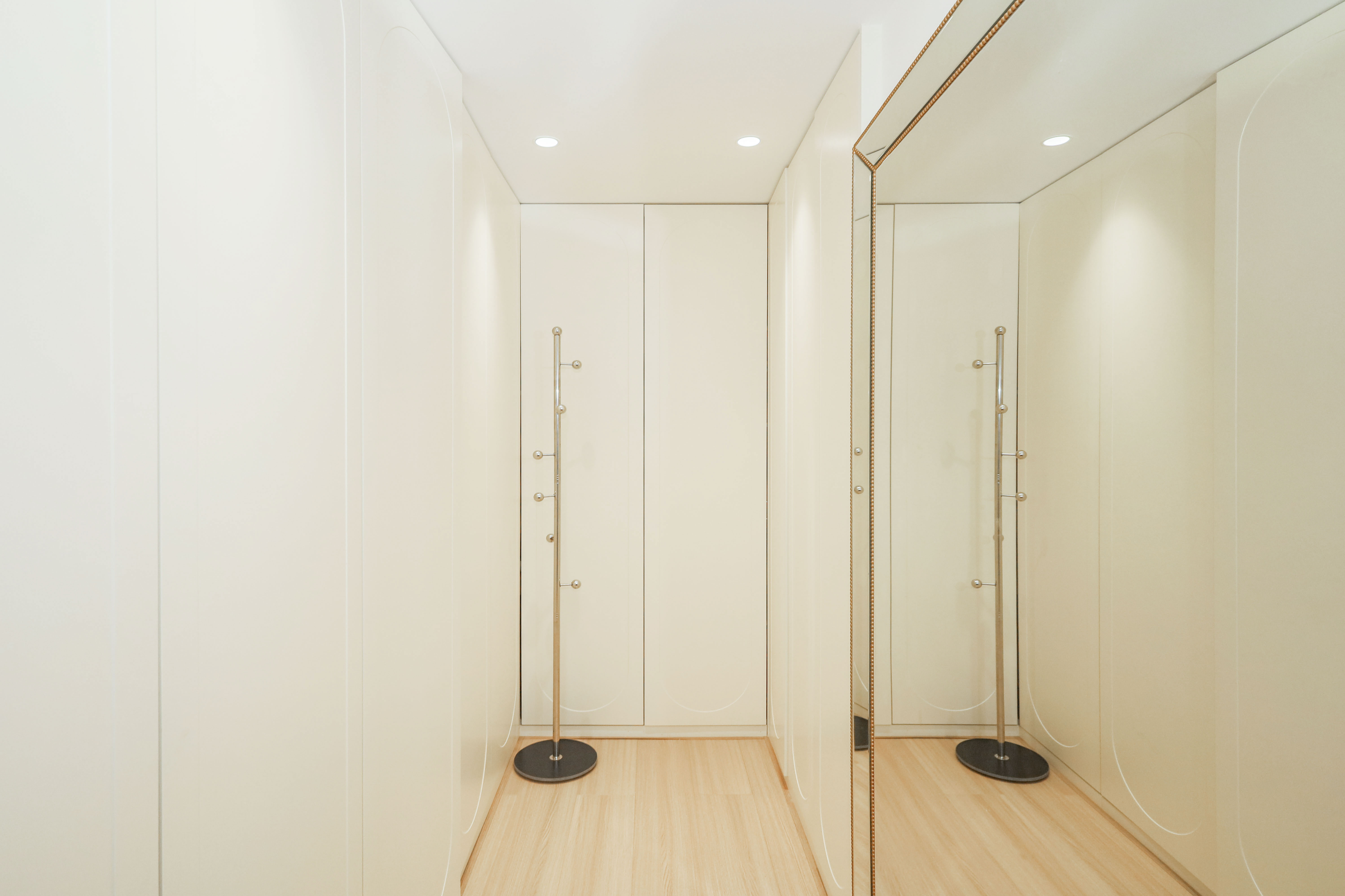 建发央著  3室2厅2卫   254.00万卧室