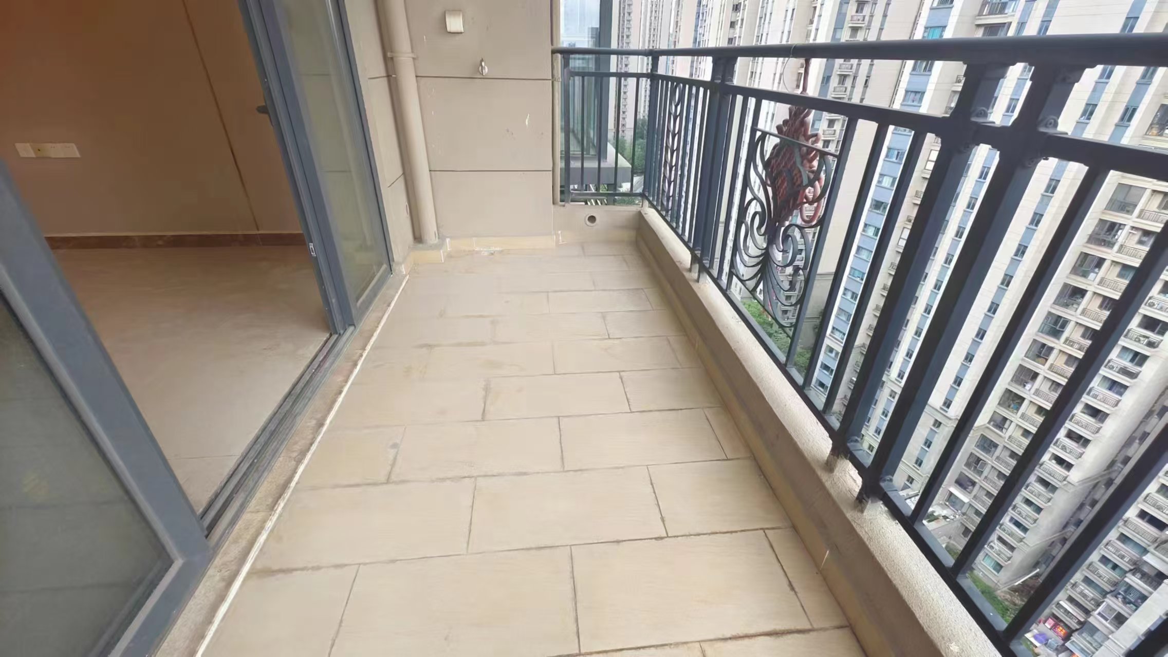 恒大华府 4室2厅2卫 92.0万 恒大华府 4室2厅2卫 92.0万室内图