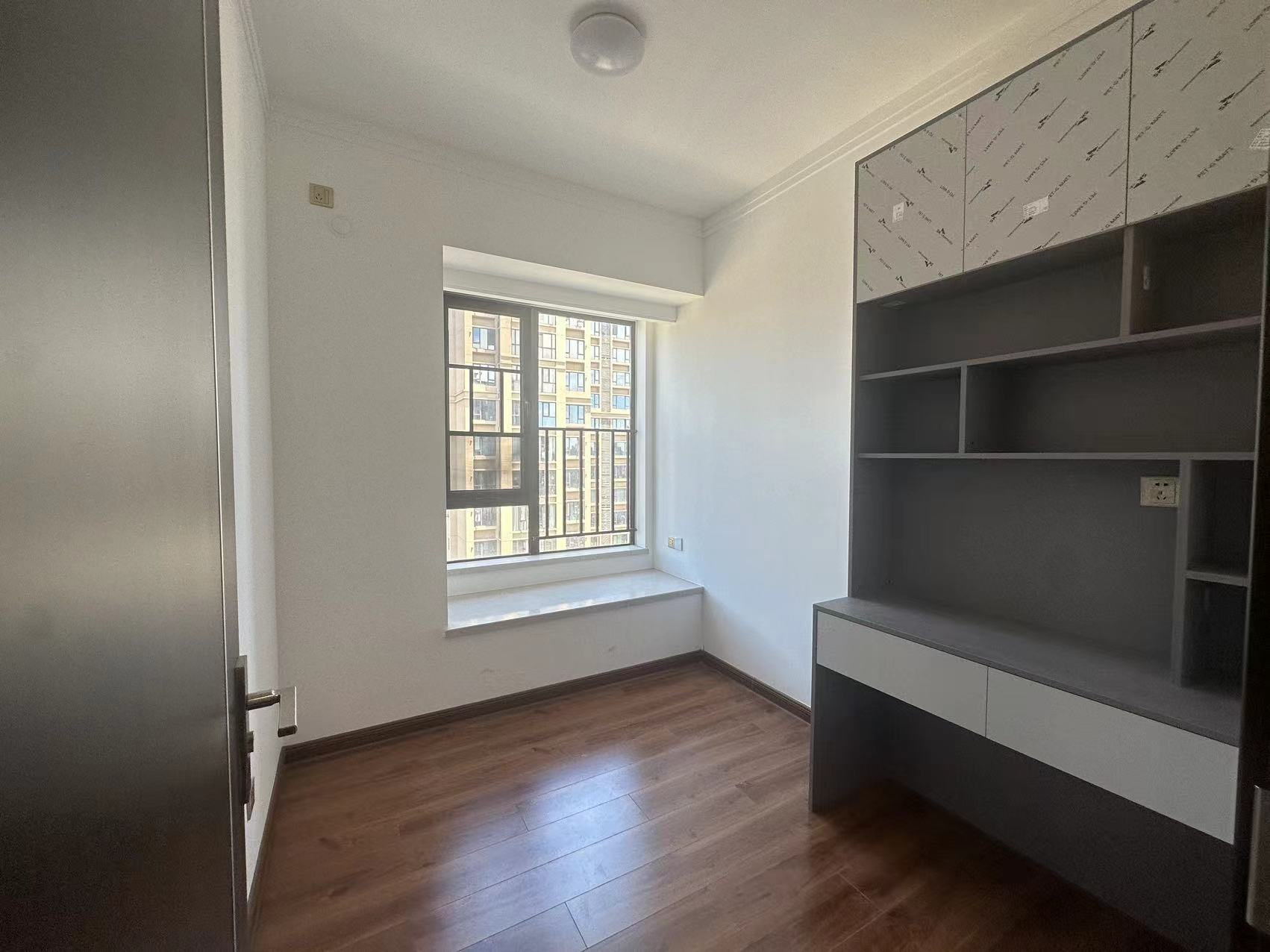 美的雪峰山 4室2厅2卫 75.0万 美的雪峰山 4室2厅2卫 75.0万室内图