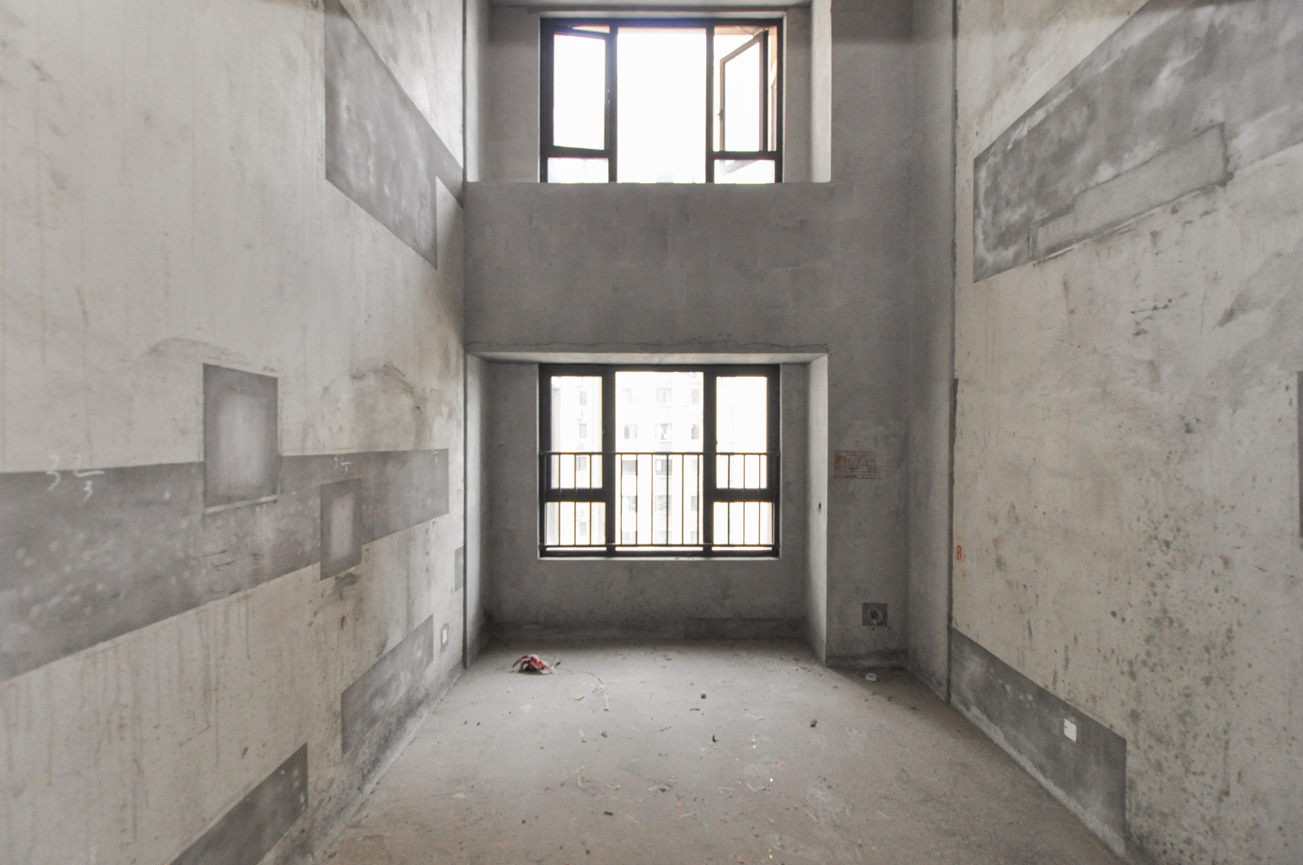 梅溪正荣府 6室2厅3卫 172.0万 梅溪正荣府 6室2厅3卫 172.0万客厅