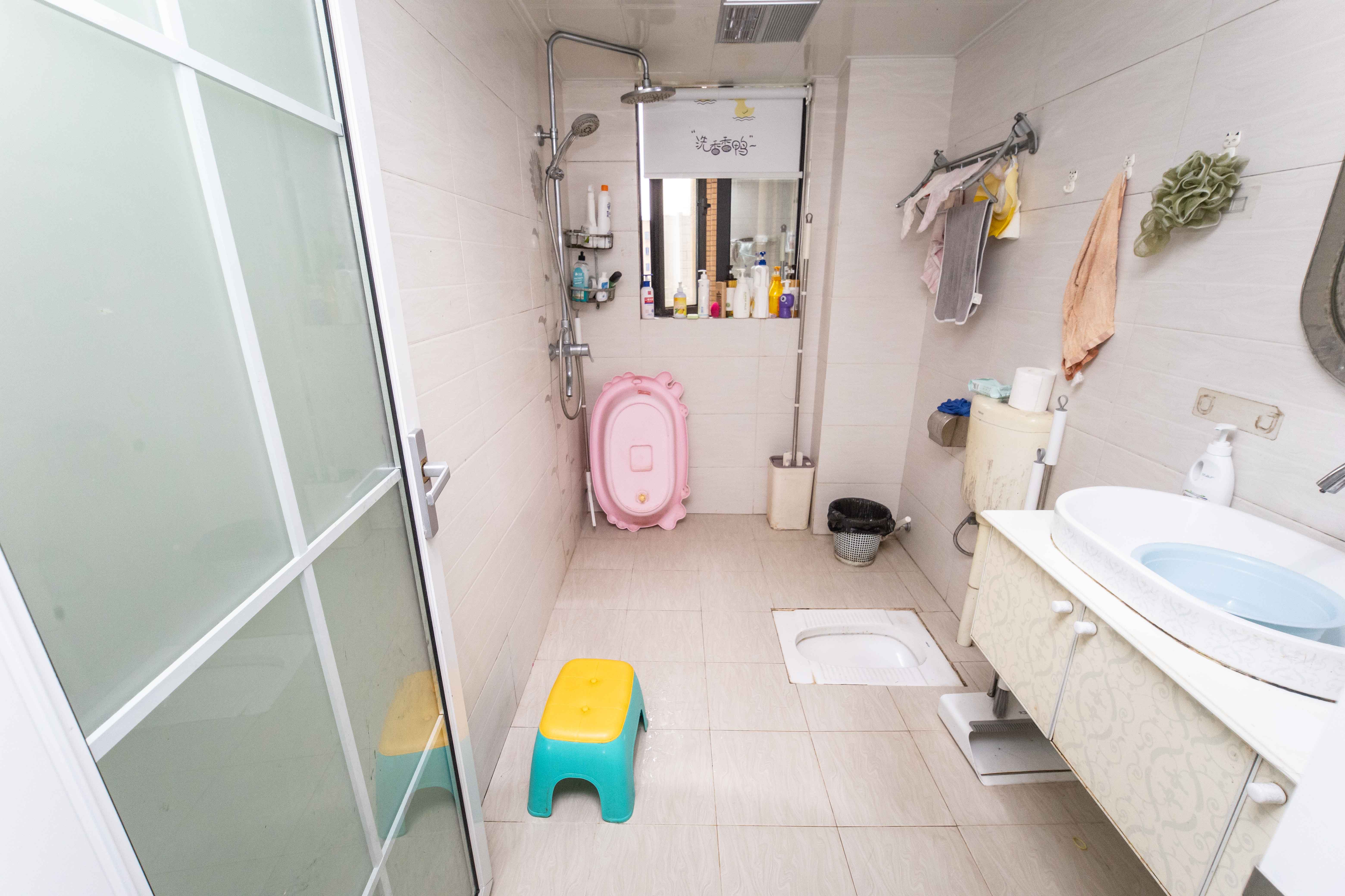 长房白沙湾  2室2厅1卫   96.00万卫生间