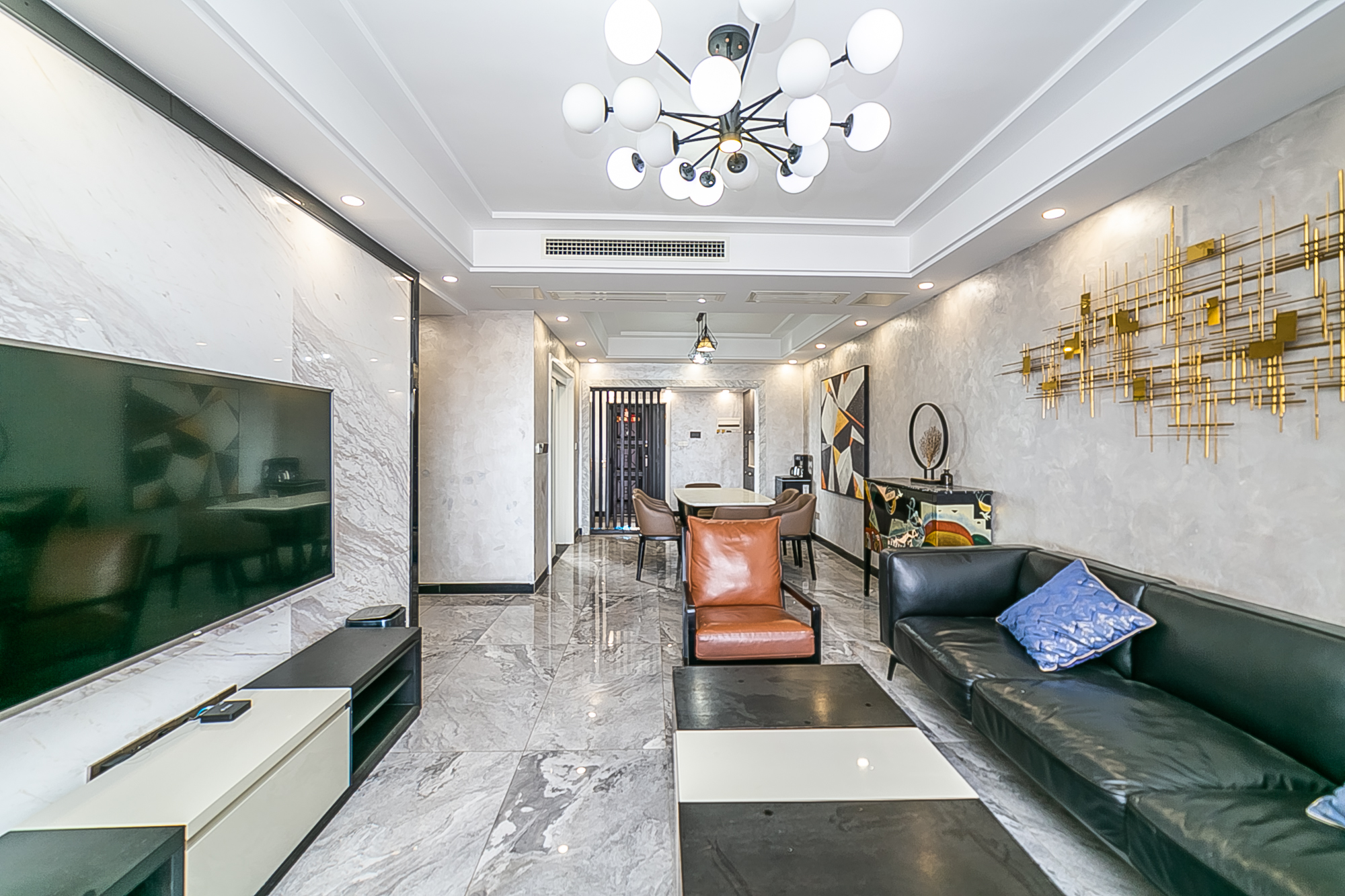 荣悦台 3室2厅2卫 158.0万 荣悦台 3室2厅2卫 158.0万客厅