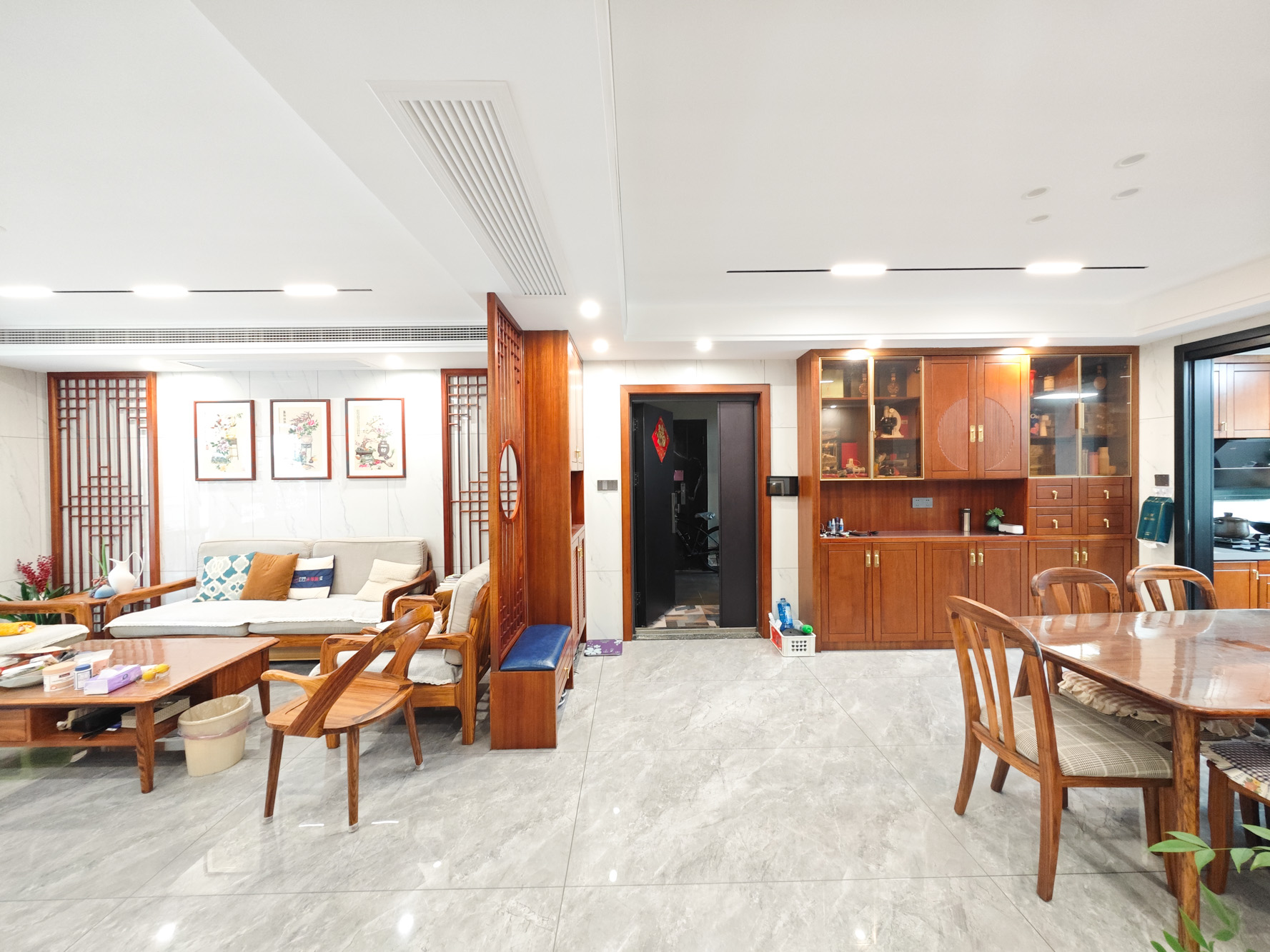 保利城（中航城国际社区、郡原美村）  4室2厅2卫    168.0万客厅