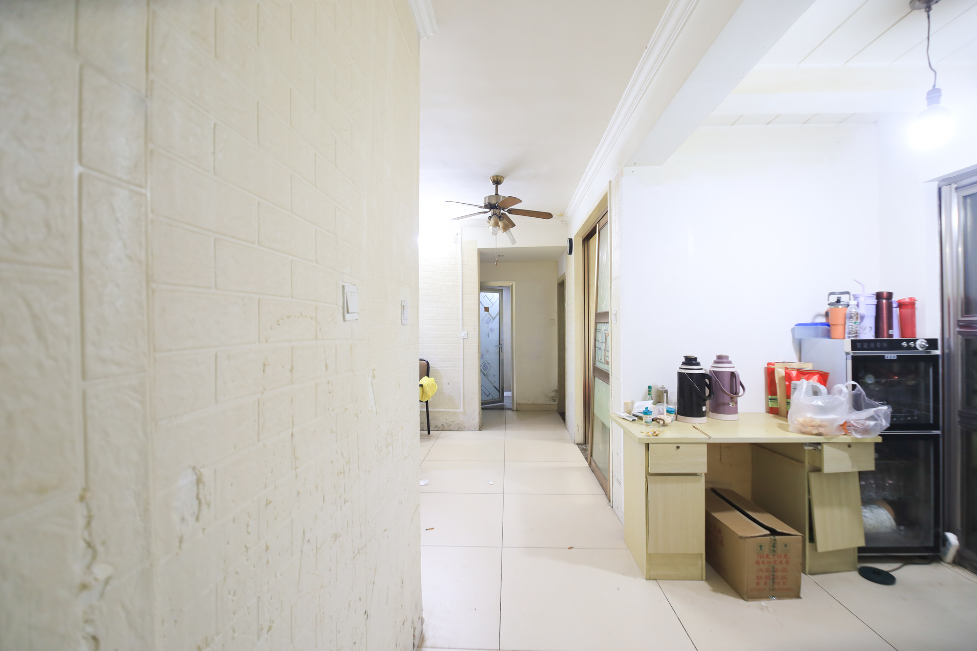 五矿万境水岸一期(万境水岸嘉苑) 3室2厅1卫 110.0万 五矿万境水岸一期(万境水岸嘉苑) 3室2厅1卫 110.0万客厅