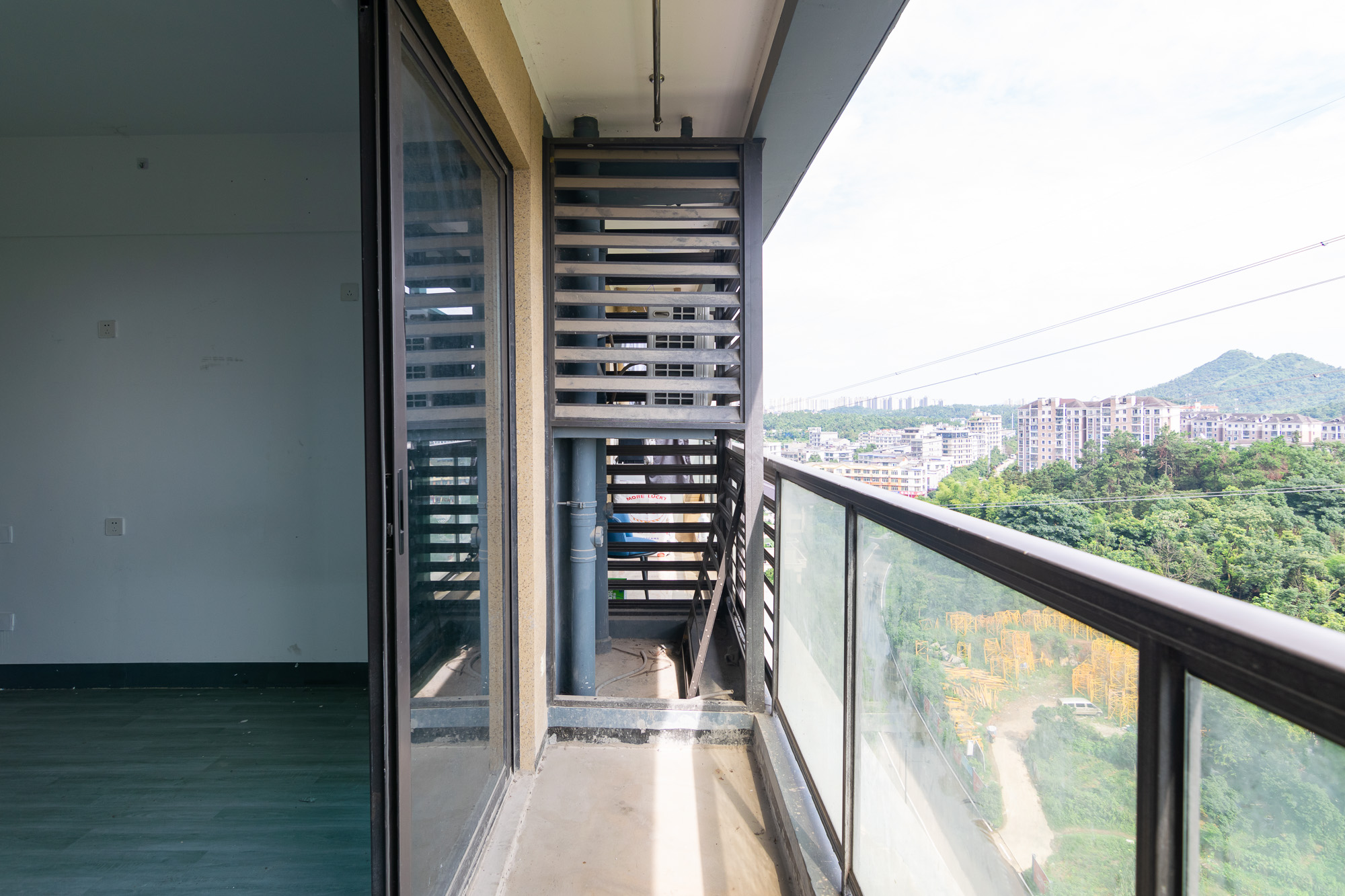 绿城高尔夫小镇 1室1厅1卫 26.0万 绿城高尔夫小镇 1室1厅1卫 26.0万阳台