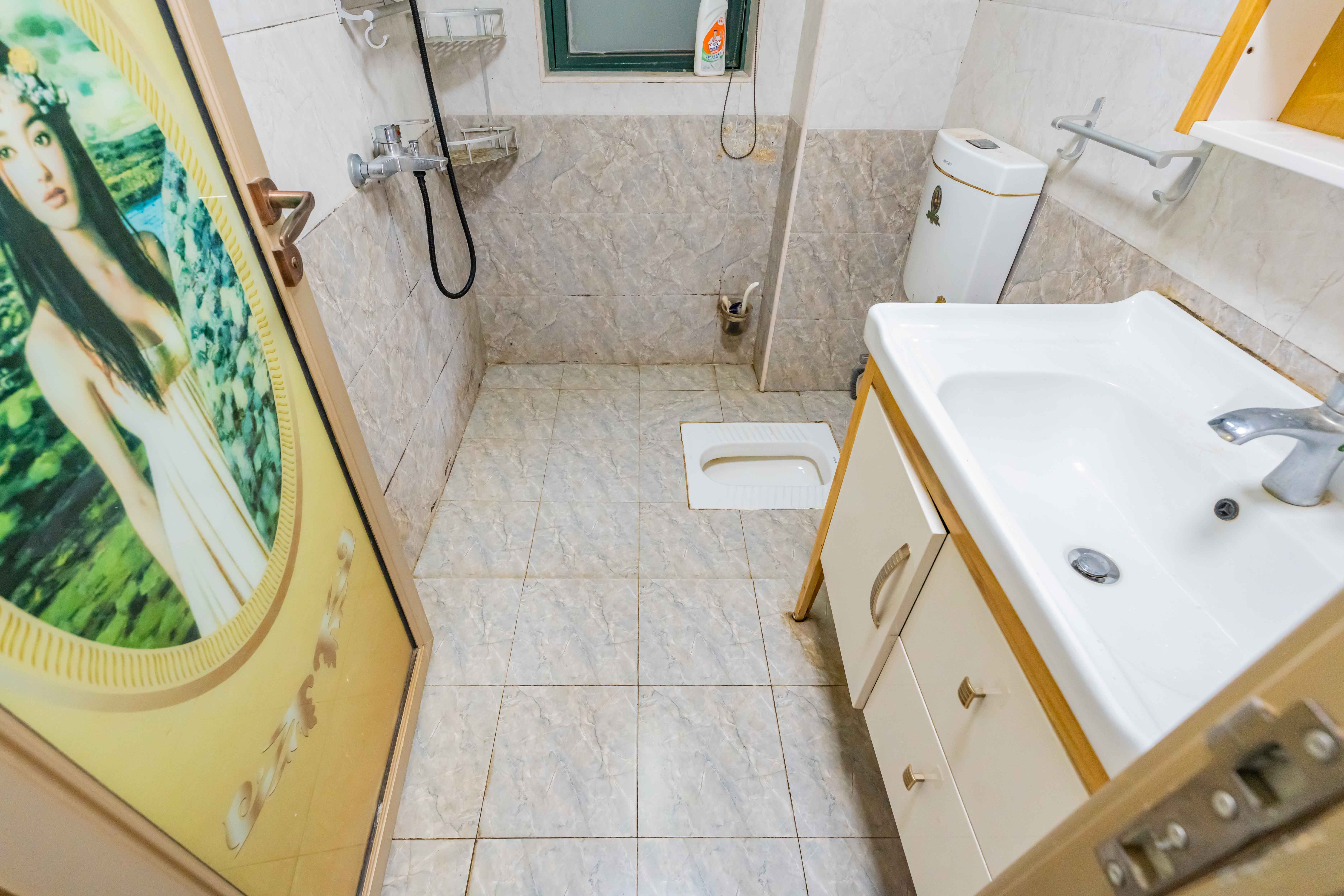 绿洲花园  3室2厅1卫    85.0万卫生间