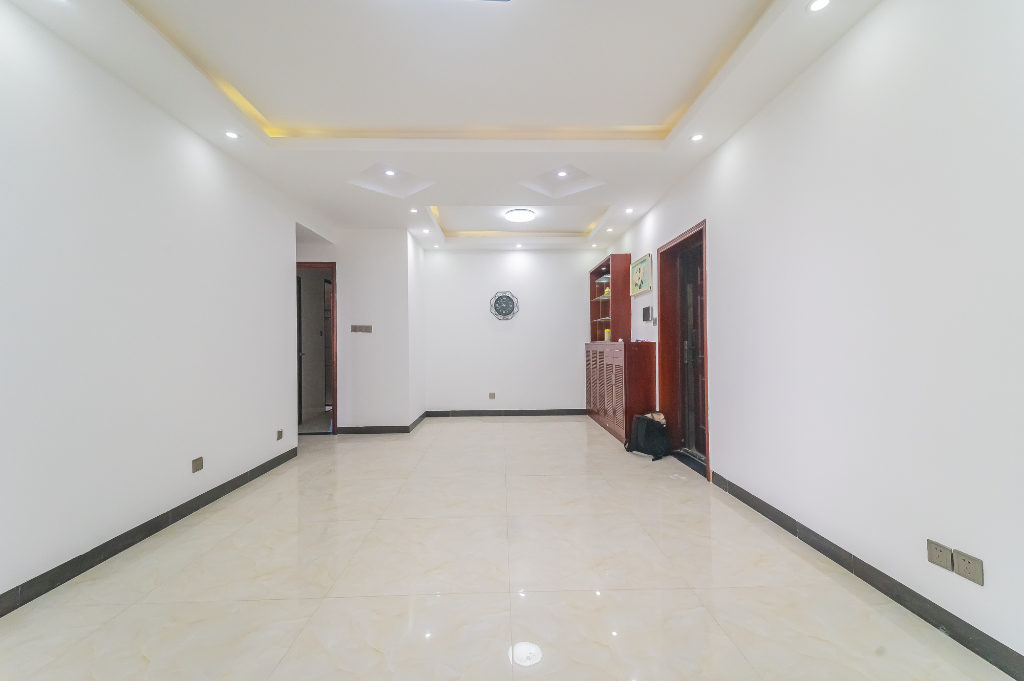 深业睿城 3室2厅1卫 68.0万 深业睿城 3室2厅1卫 68.0万客厅