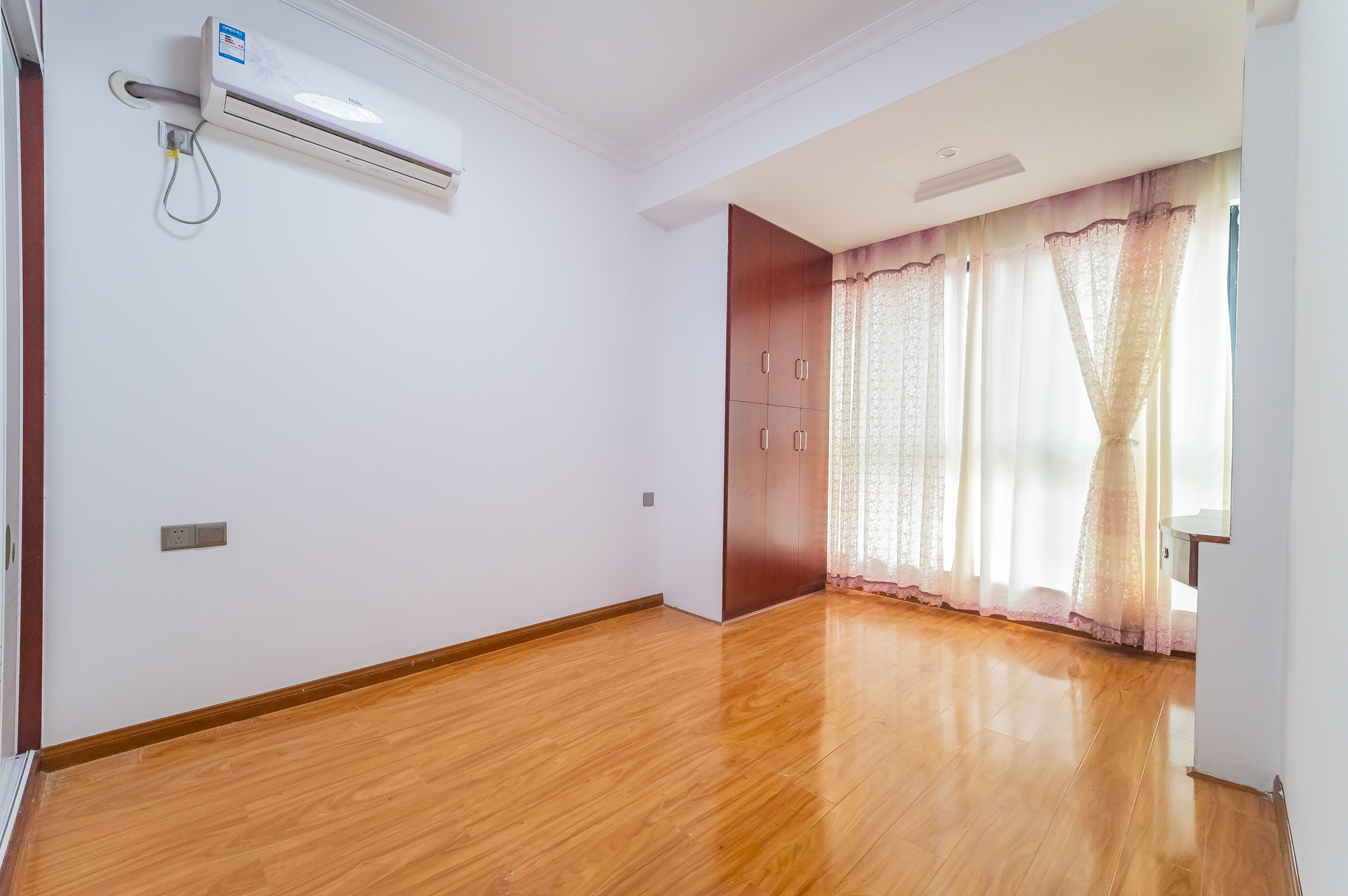 深业睿城 3室2厅1卫 68.0万 深业睿城 3室2厅1卫 68.0万卧室