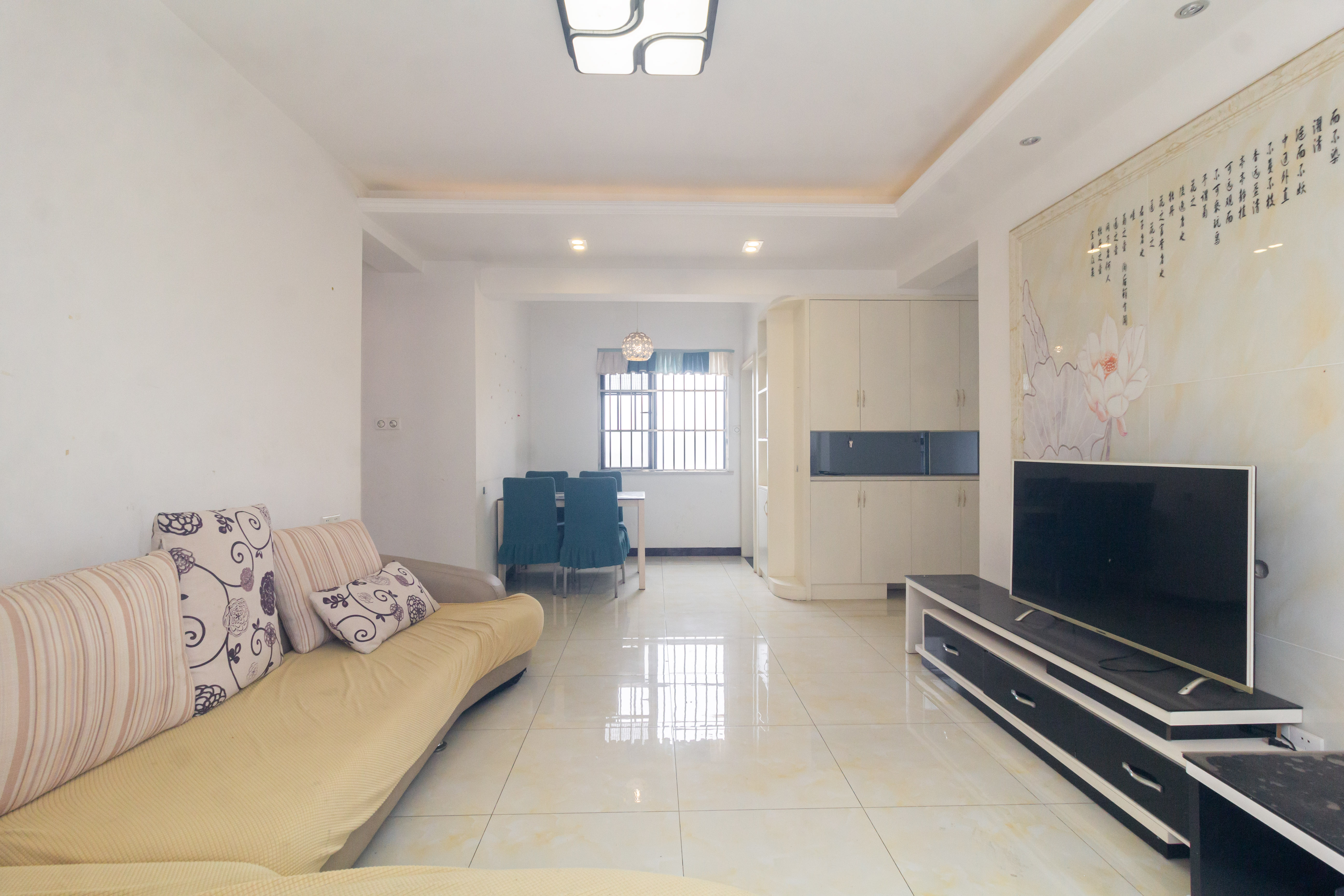 中国铁建国际城一期  3室2厅1卫    57.8万 中国铁建国际城一期  3室2厅1卫    57.8万