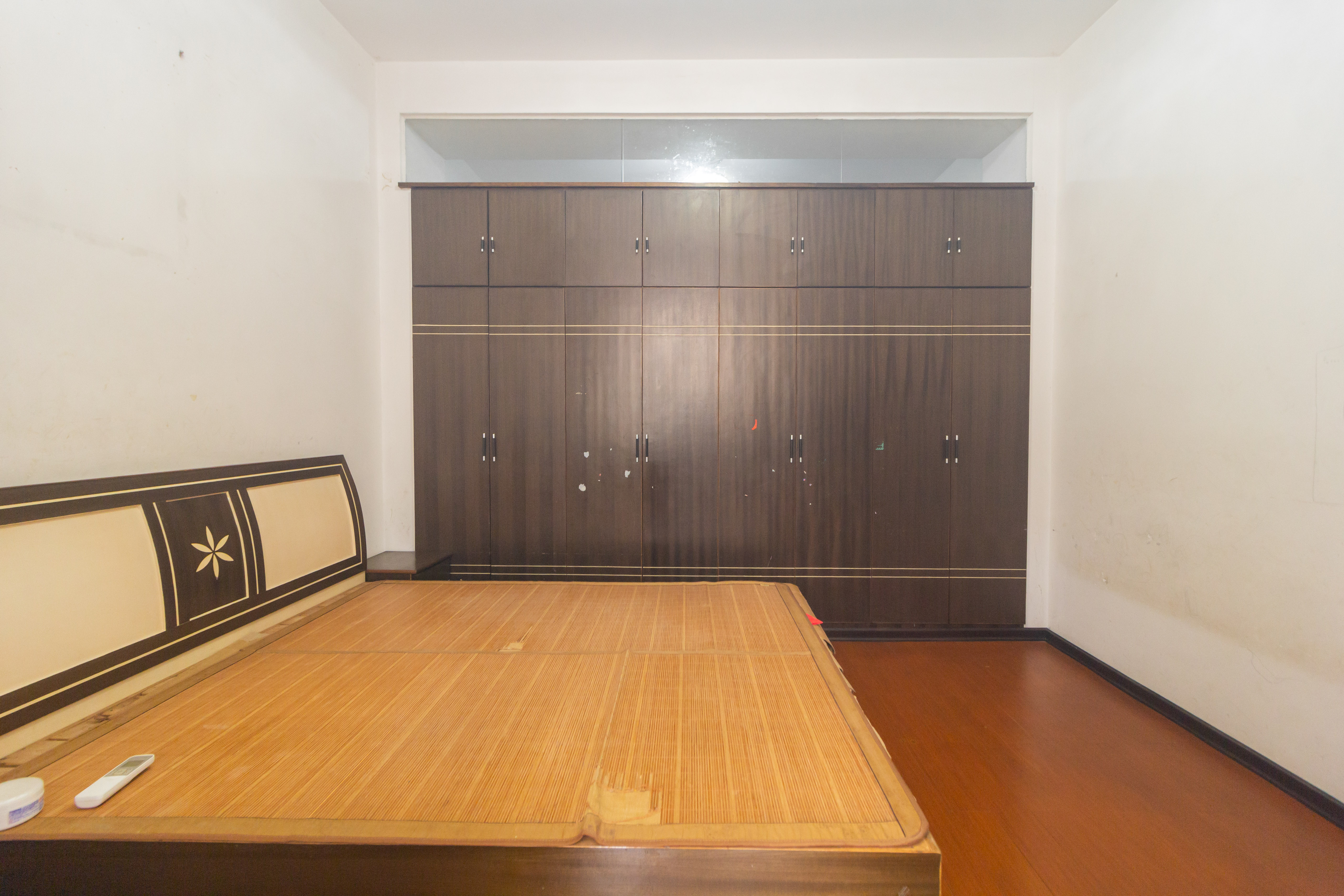 创业乐园 2室2厅1卫 36.0万 创业乐园 2室2厅1卫 36.0万卧室