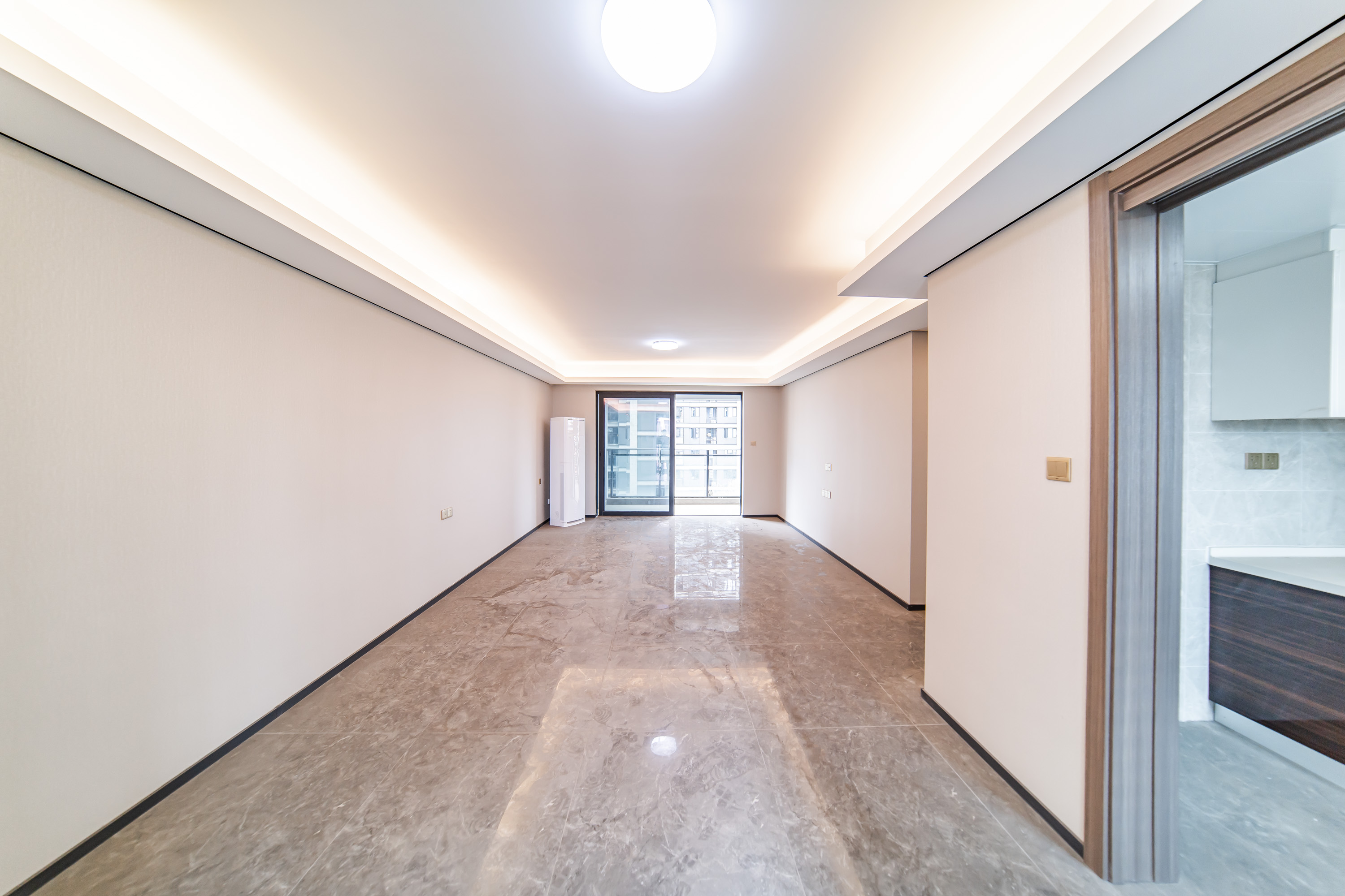 中海阅麓山一期  4室2厅2卫    214.0万 中海阅麓山一期  4室2厅2卫    214.0万客厅