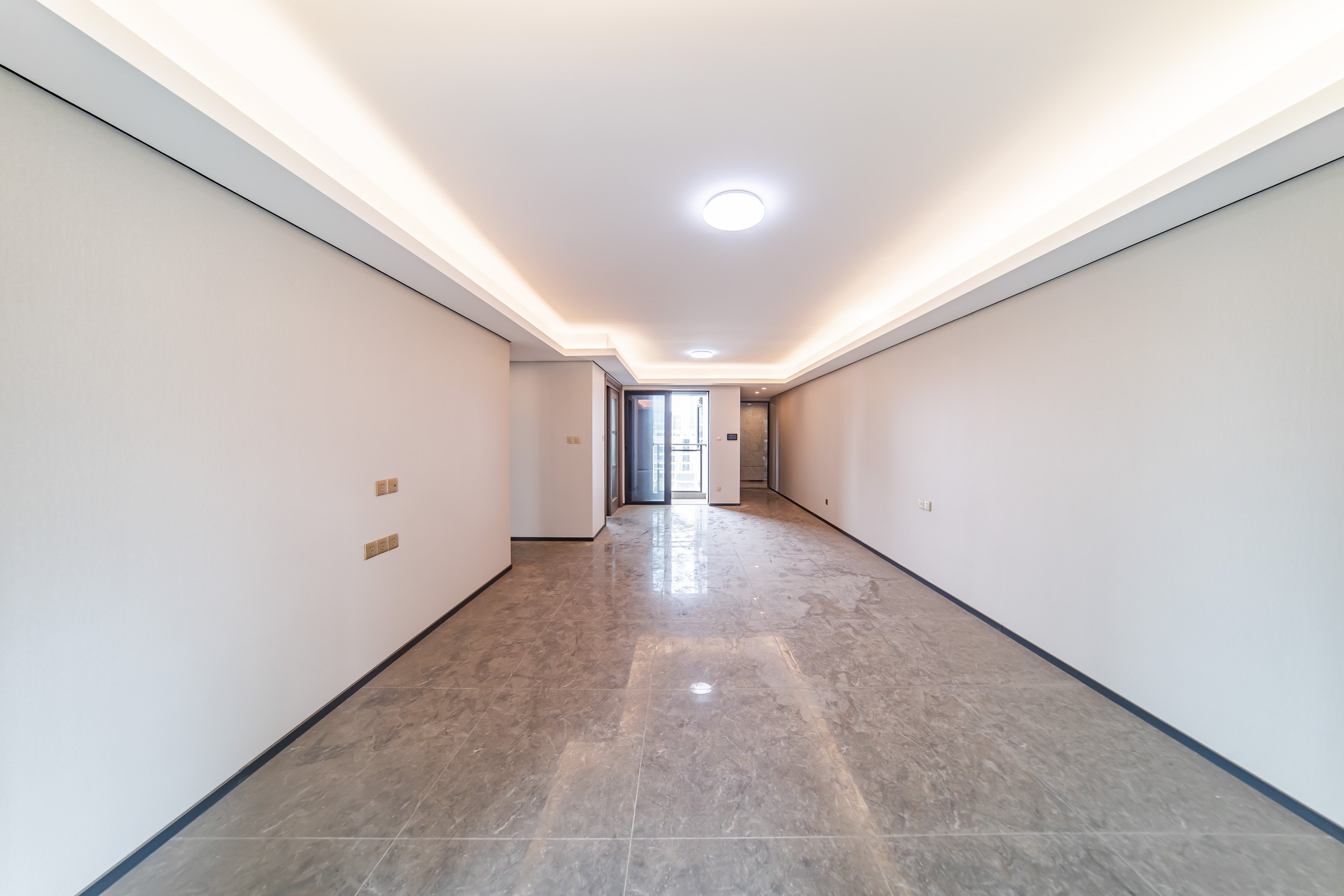 中海阅麓山一期  4室2厅2卫    214.0万 中海阅麓山一期  4室2厅2卫    214.0万客厅