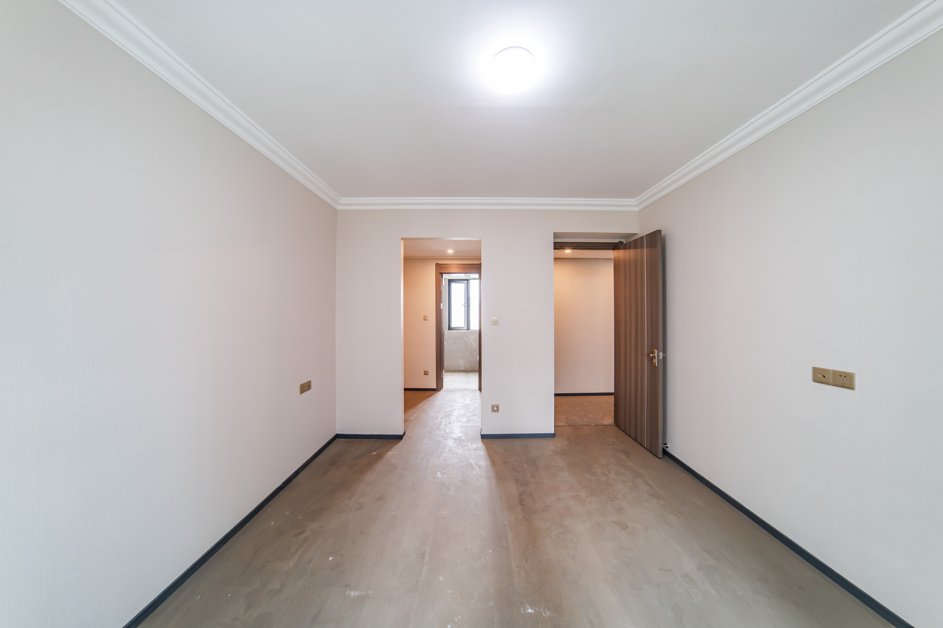 中海阅麓山一期  4室2厅2卫    214.0万 中海阅麓山一期  4室2厅2卫    214.0万卧室