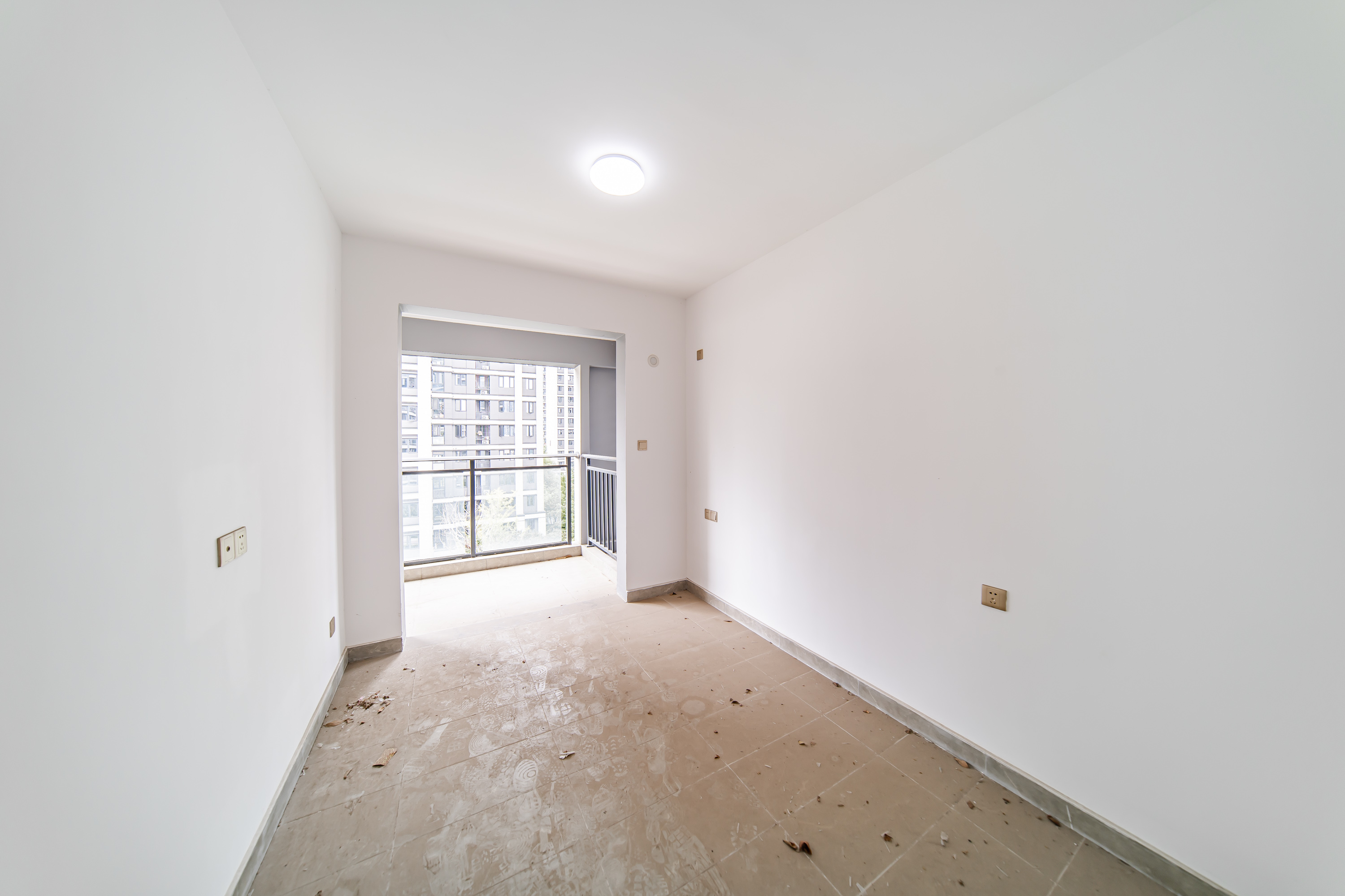 中海阅麓山一期  4室2厅2卫    214.0万 中海阅麓山一期  4室2厅2卫    214.0万卧室