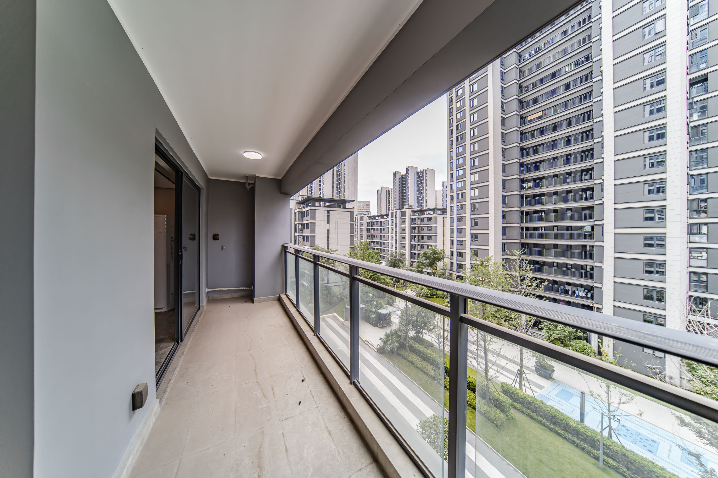 中海阅麓山一期  4室2厅2卫    214.0万 中海阅麓山一期  4室2厅2卫    214.0万阳台