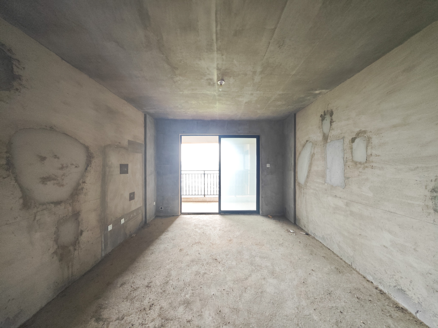 中建嘉和城  3室2厅2卫   100.00万客厅