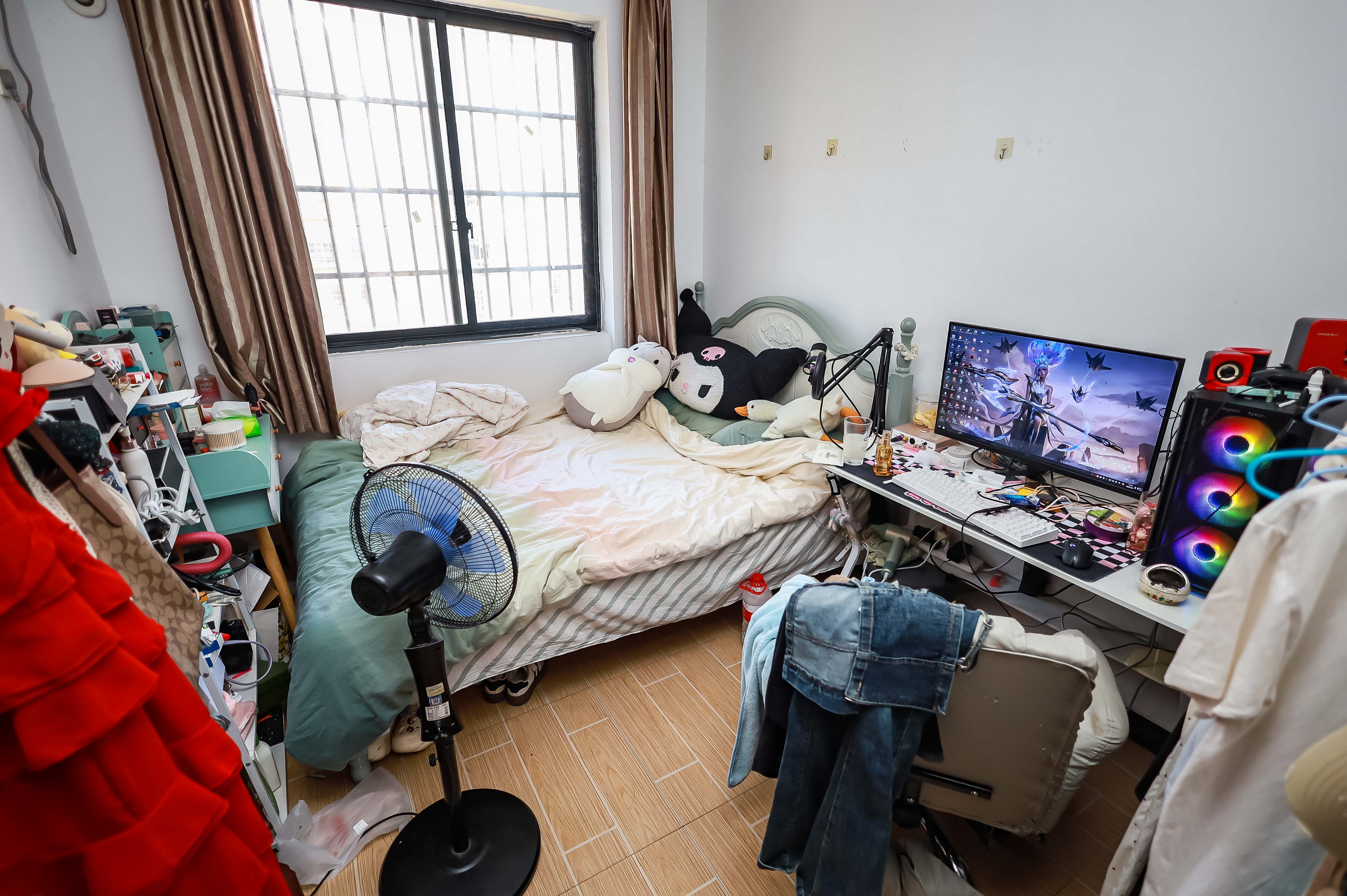 山水新城  2室2厅1卫   65.00万卧室