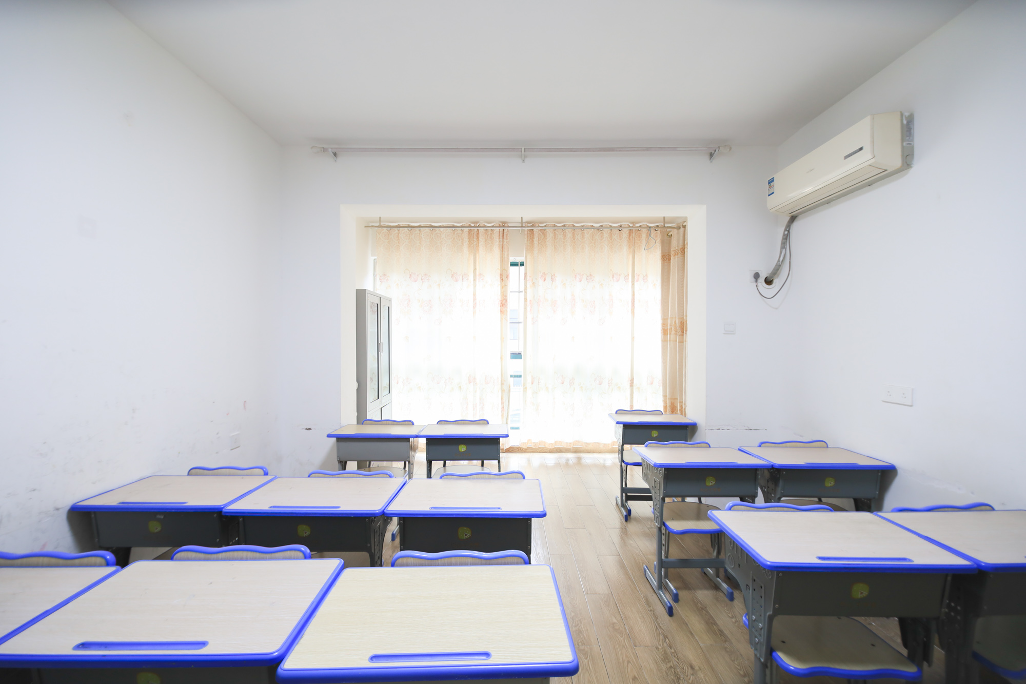 华盛世纪新城  4室2厅1卫    95.0万 华盛世纪新城  4室2厅1卫    95.0万其他