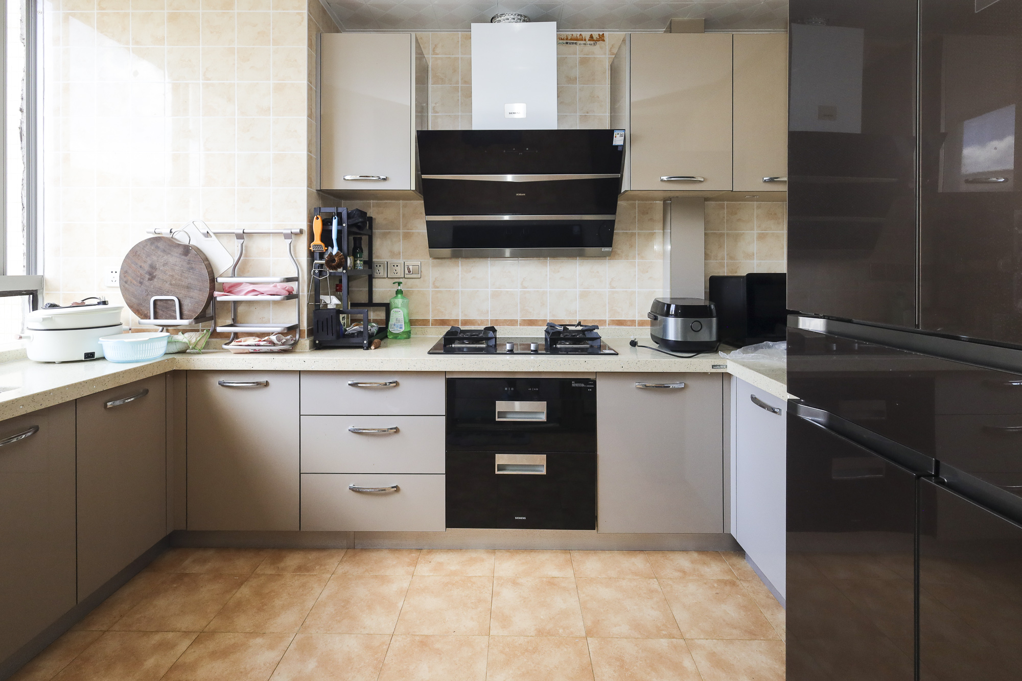 钱隆世家  3室2厅2卫    98.0万 钱隆世家  3室2厅2卫    98.0万厨房