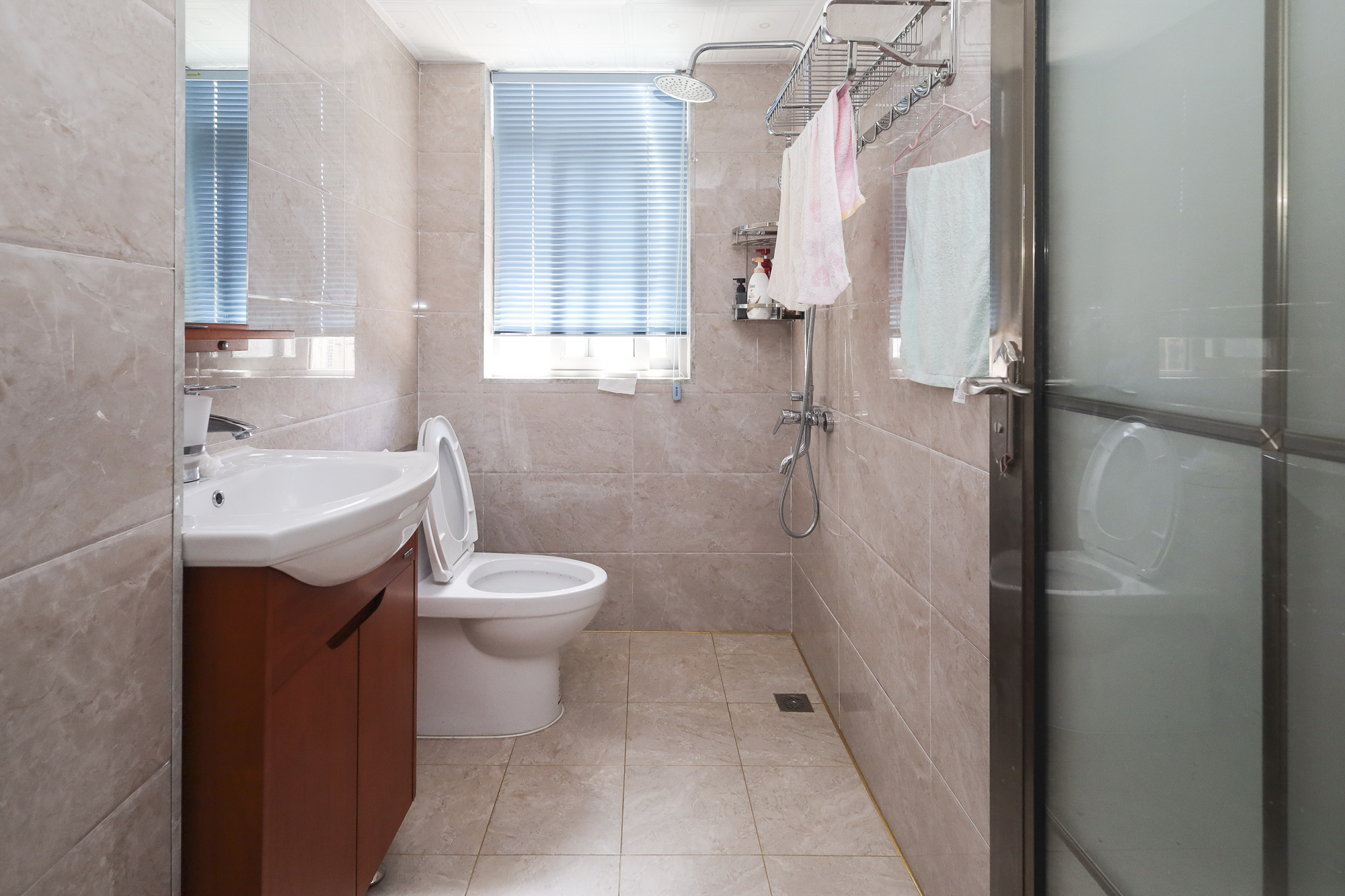 钱隆世家  3室2厅2卫    98.0万 钱隆世家  3室2厅2卫    98.0万卫生间