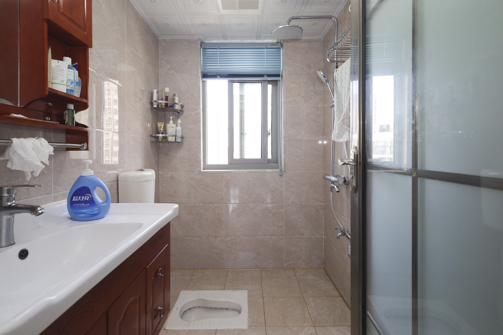 钱隆世家  3室2厅2卫    98.0万 钱隆世家  3室2厅2卫    98.0万卫生间