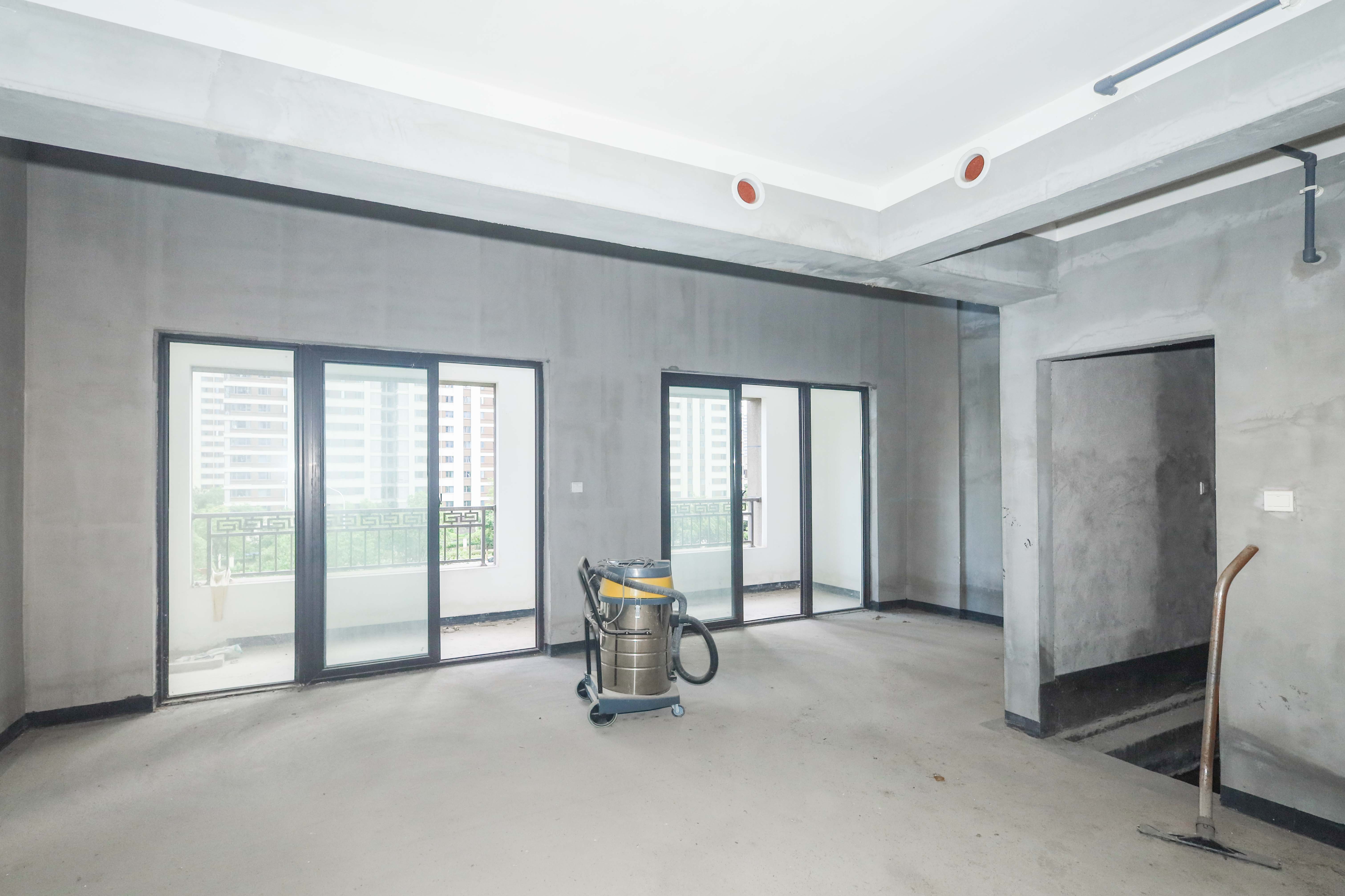 建发央著  4室2厅2卫   206.00万