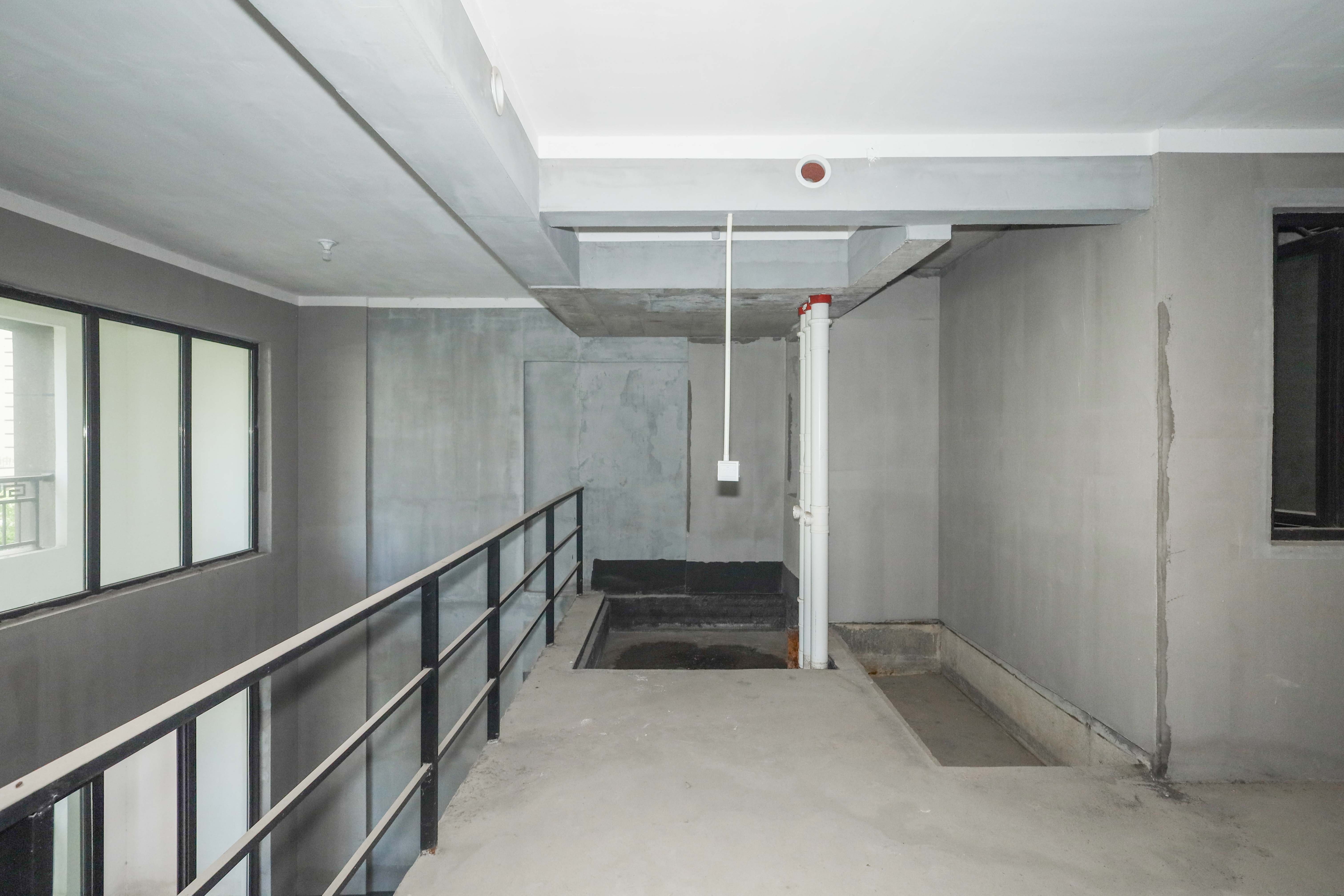 建发央著  4室2厅2卫   206.00万卧室
