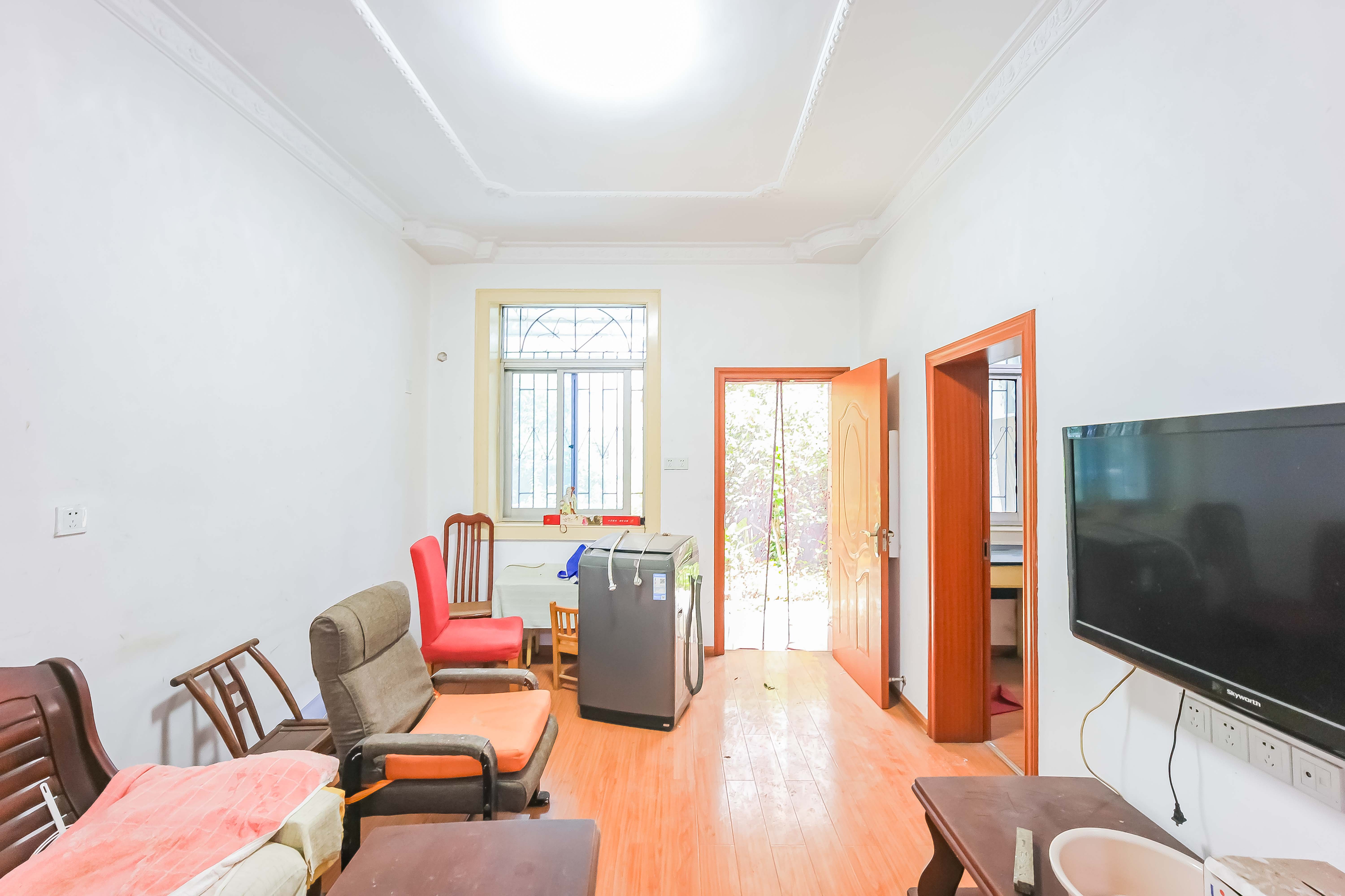 东瓜山三村(东电社区) 3室2厅1卫 64.3万 东瓜山三村(东电社区) 3室2厅1卫 64.3万客厅