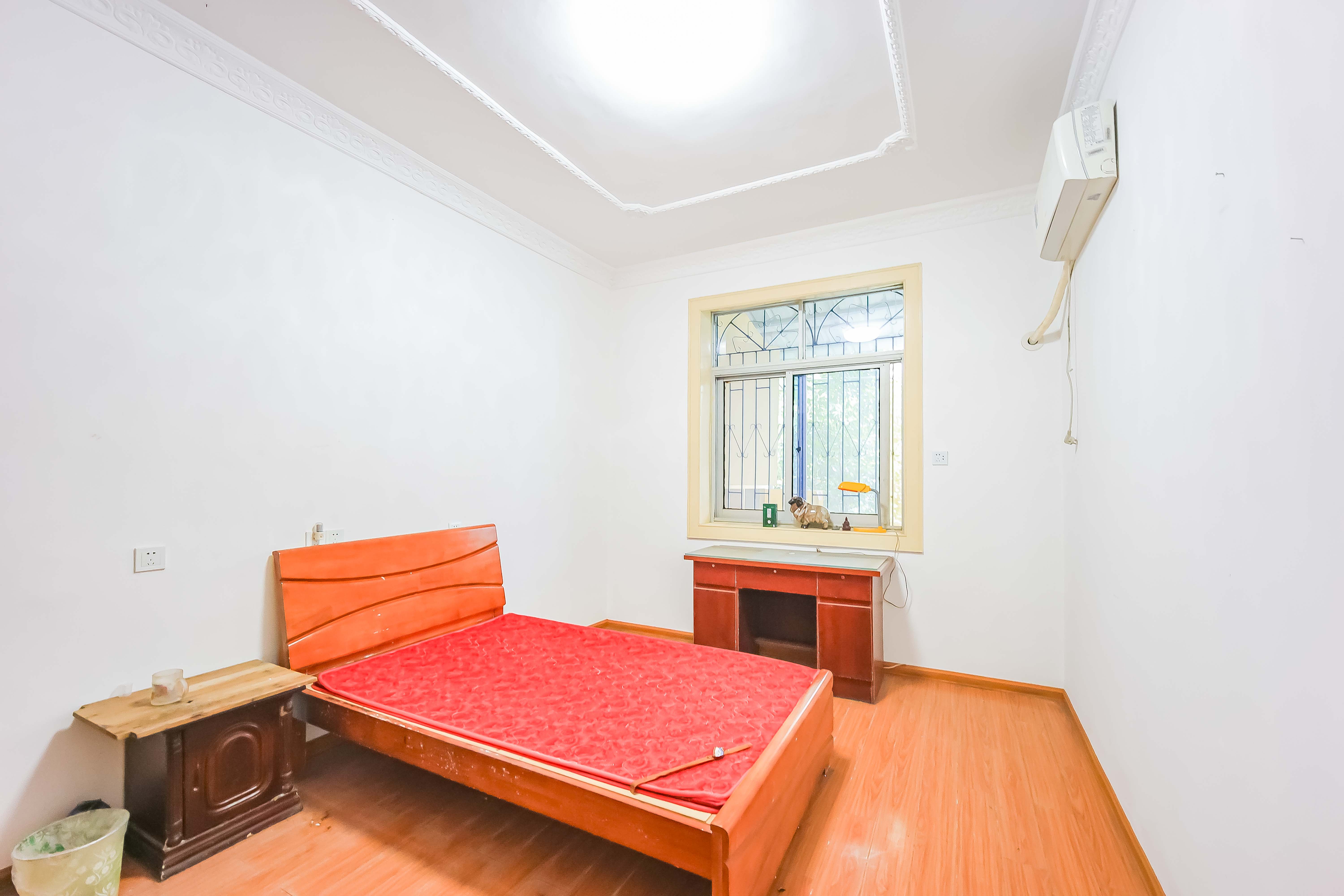 东瓜山三村(东电社区) 3室2厅1卫 64.3万 东瓜山三村(东电社区) 3室2厅1卫 64.3万卧室